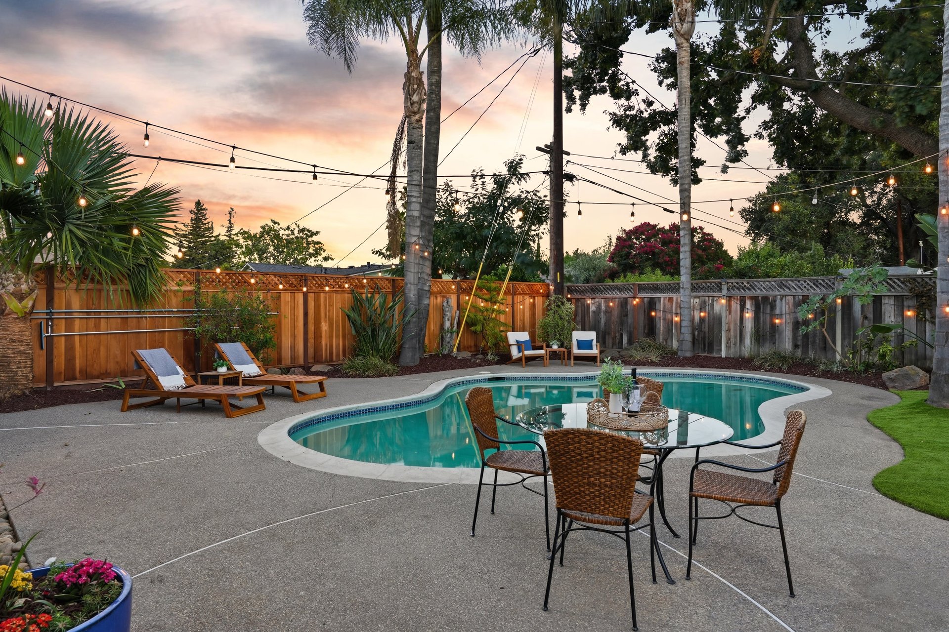 900 Eden AVE