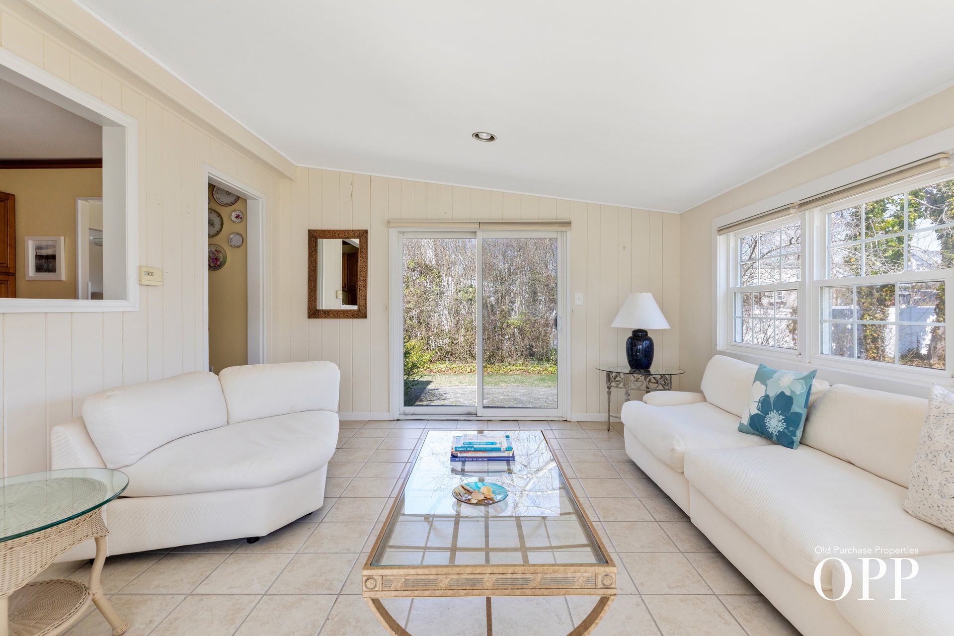 WELL-MAINTAINED RANCH CLOSE TO EVERYTHING