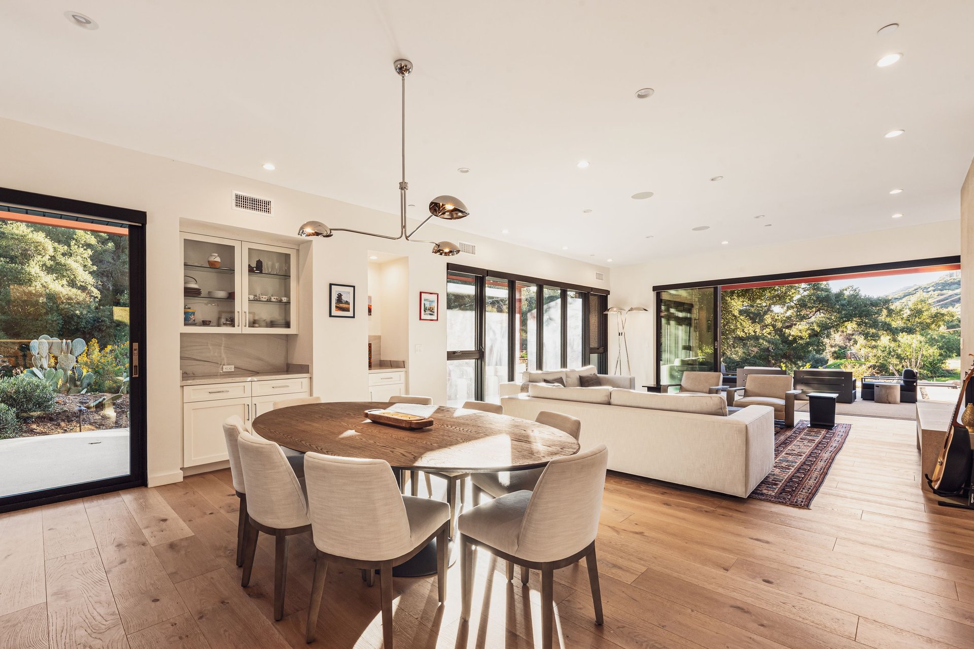 Extraordinary Modern Farmhouse 