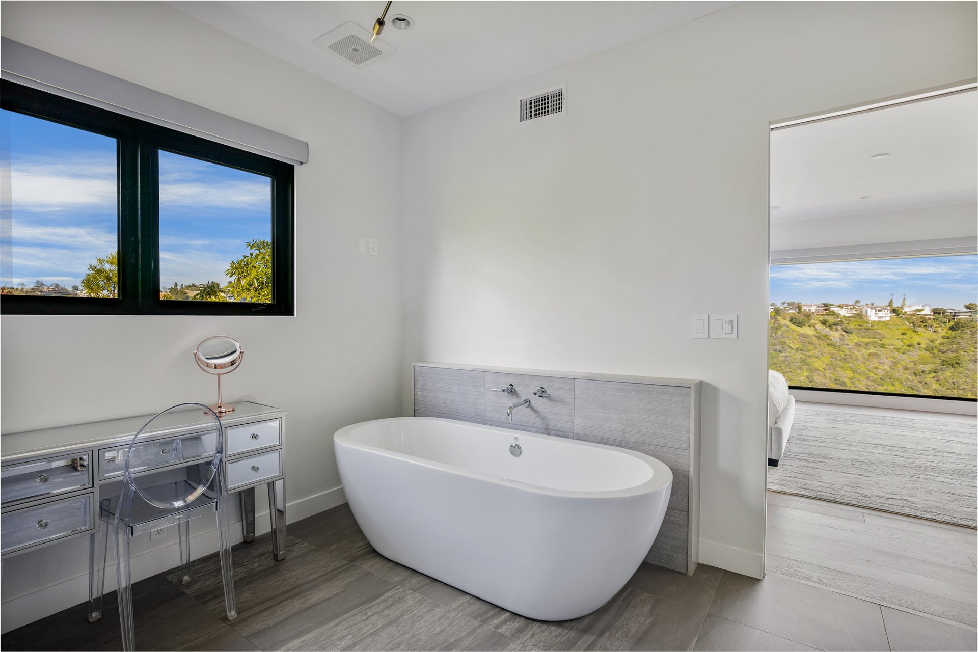 1172 Linda Flora Dr