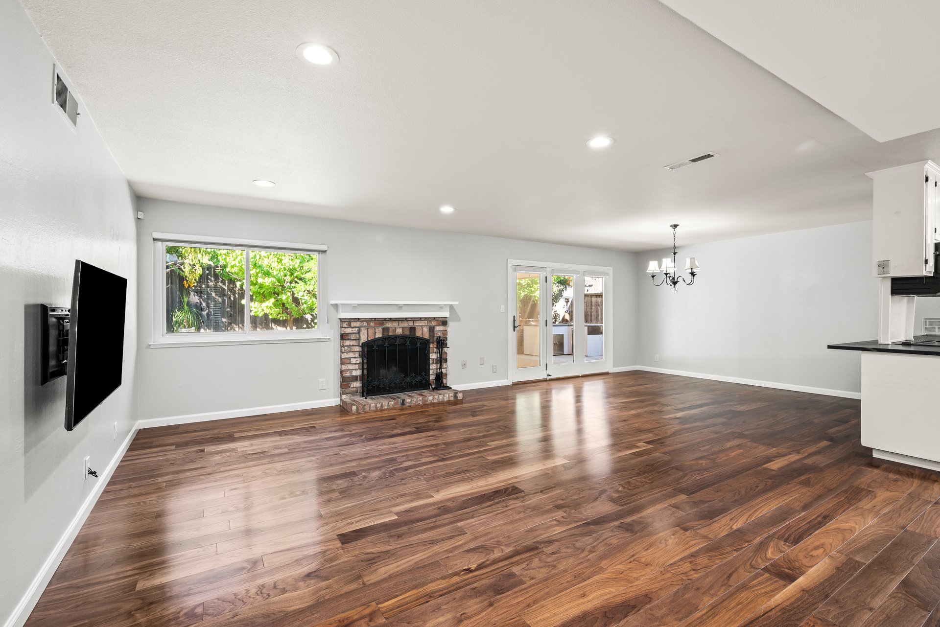 5021 Waterbury Way