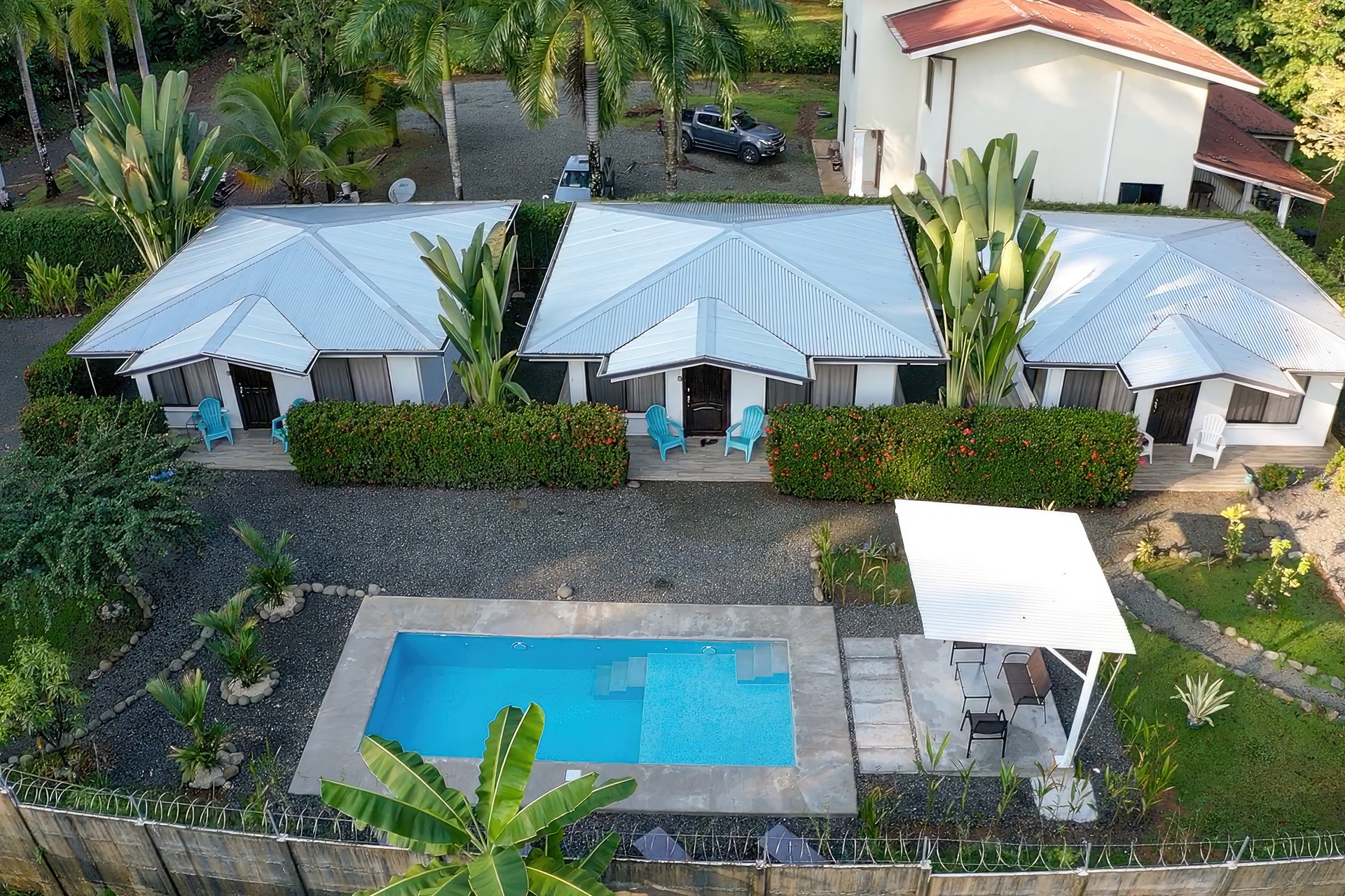 Tropical 3-Cabin Home with Pool and Gardens in the Heart of Uvita