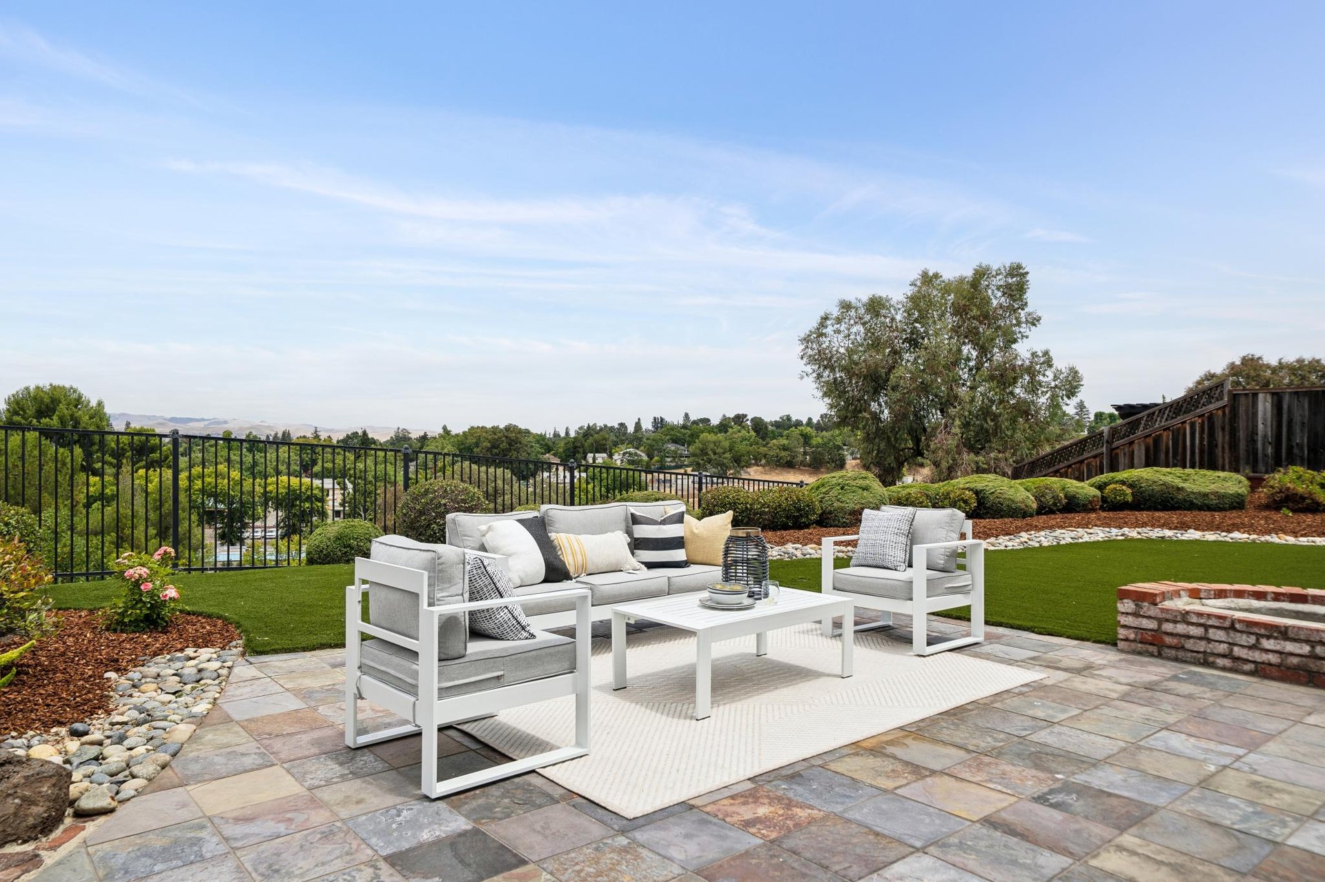 5075 Monaco Dr.