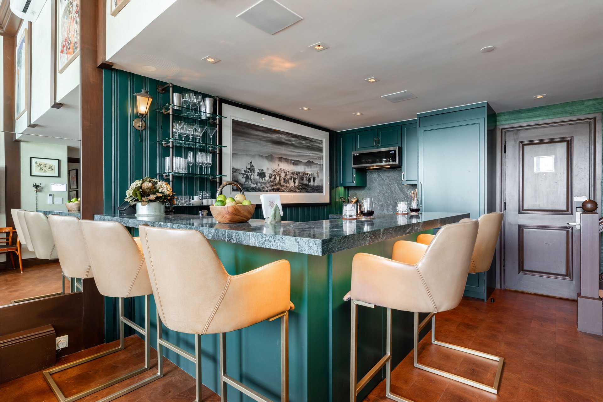 The Lodge at Vail Condominiums #521