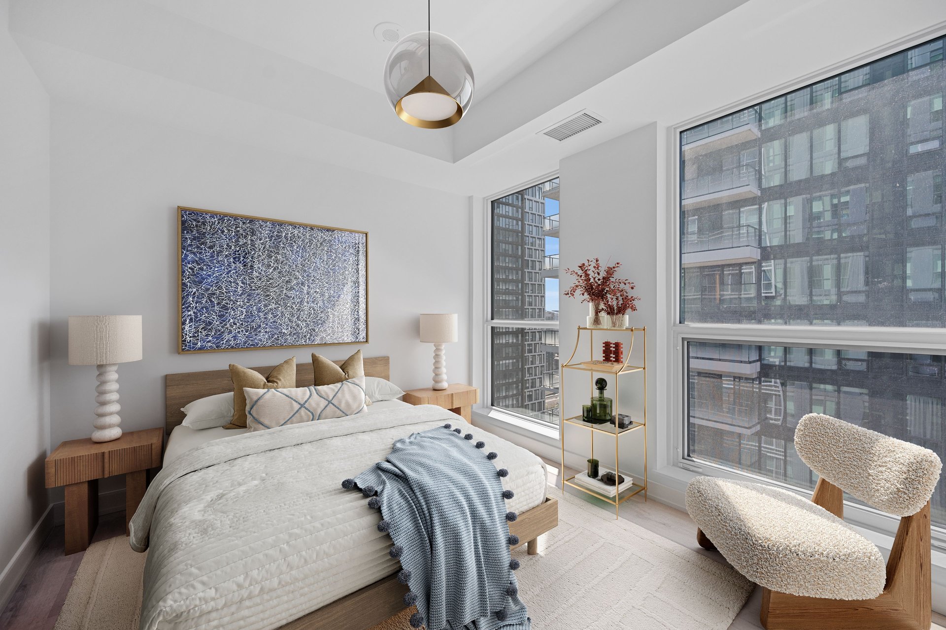 327 King Street W Unit: 4305