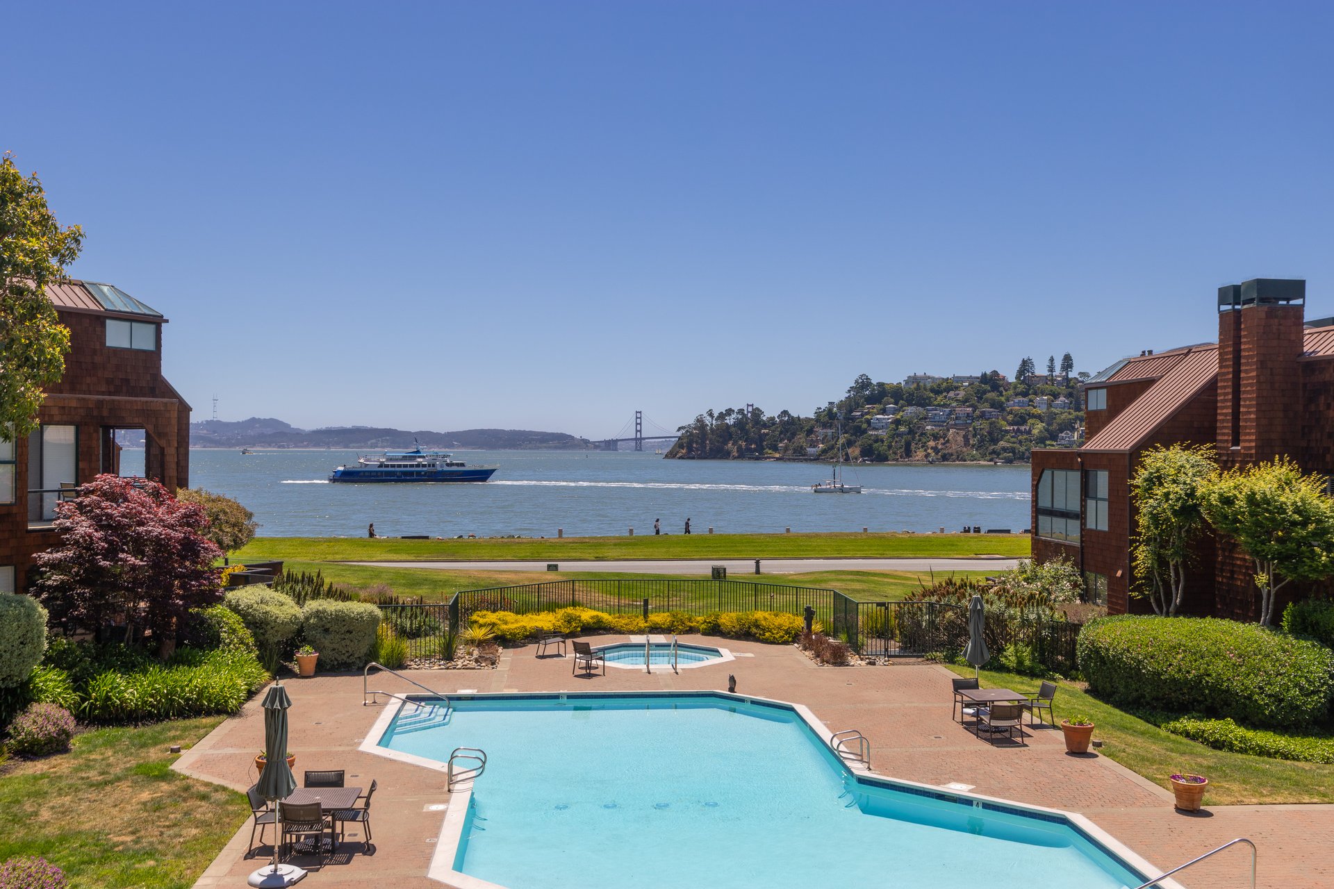 Luxury Condo with Sweeping Bay Views