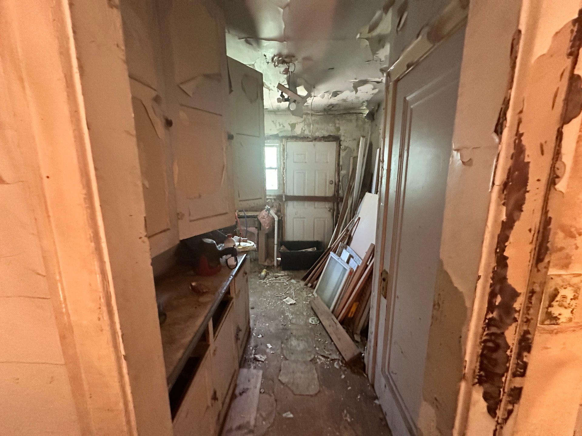 28 W Montana St