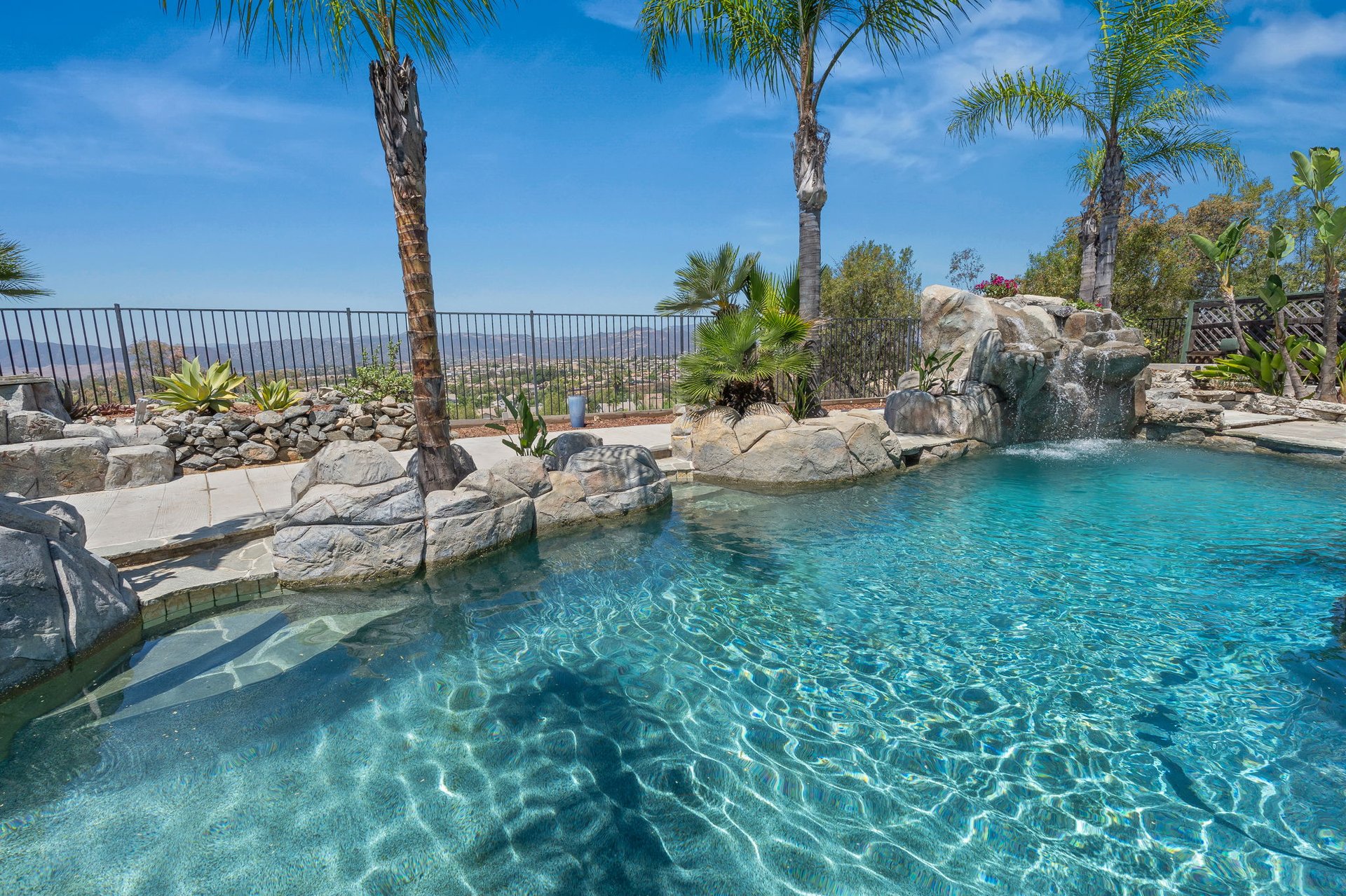 39912 Hillsboro Cir