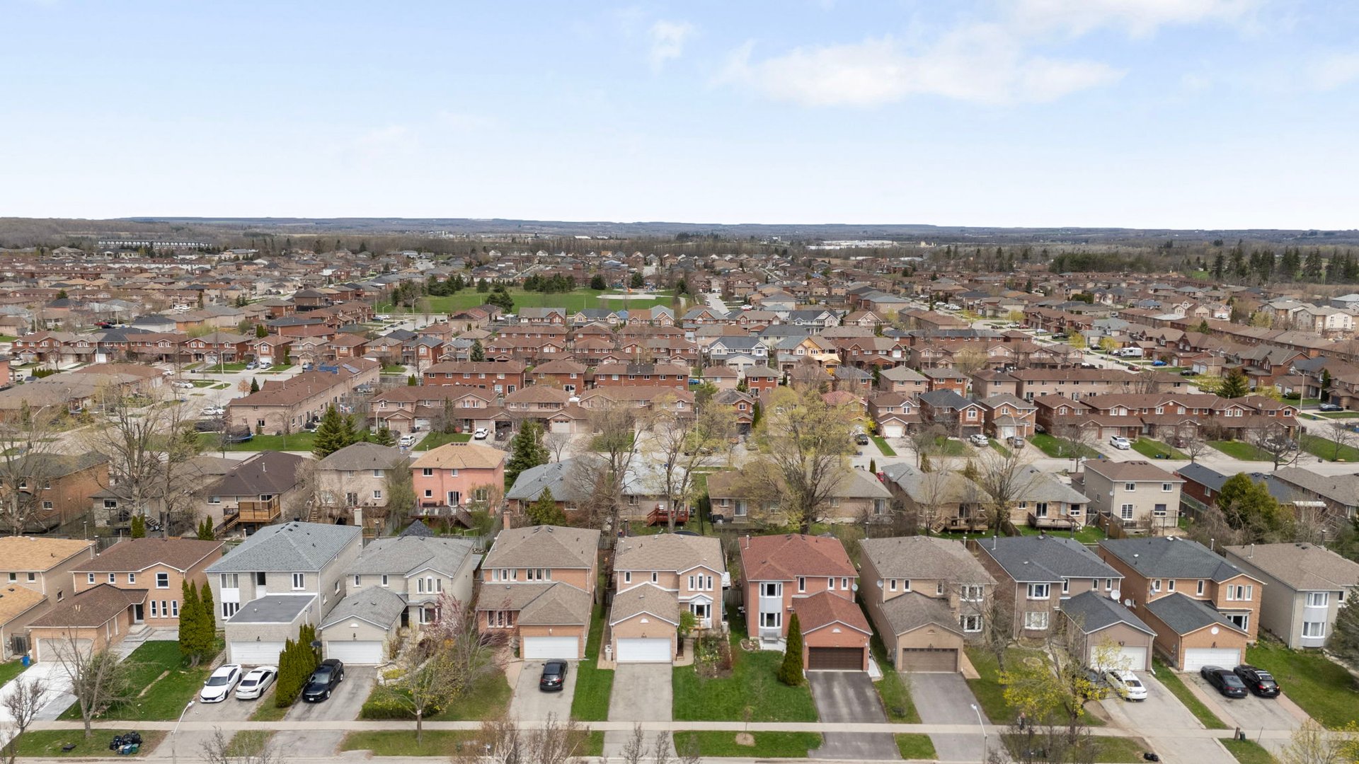 255 Hickling Trail, Barrie