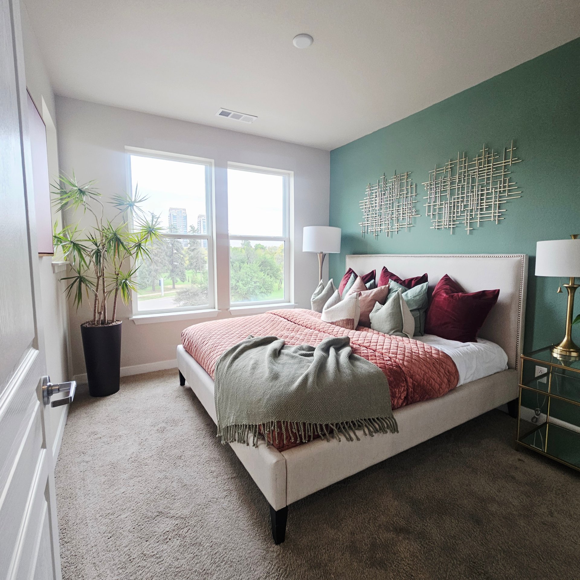 1 Bed 1 Bath Apartment Near City Park Denver
