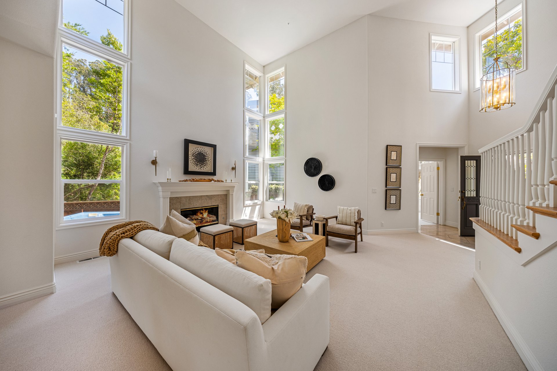 438 Laverne