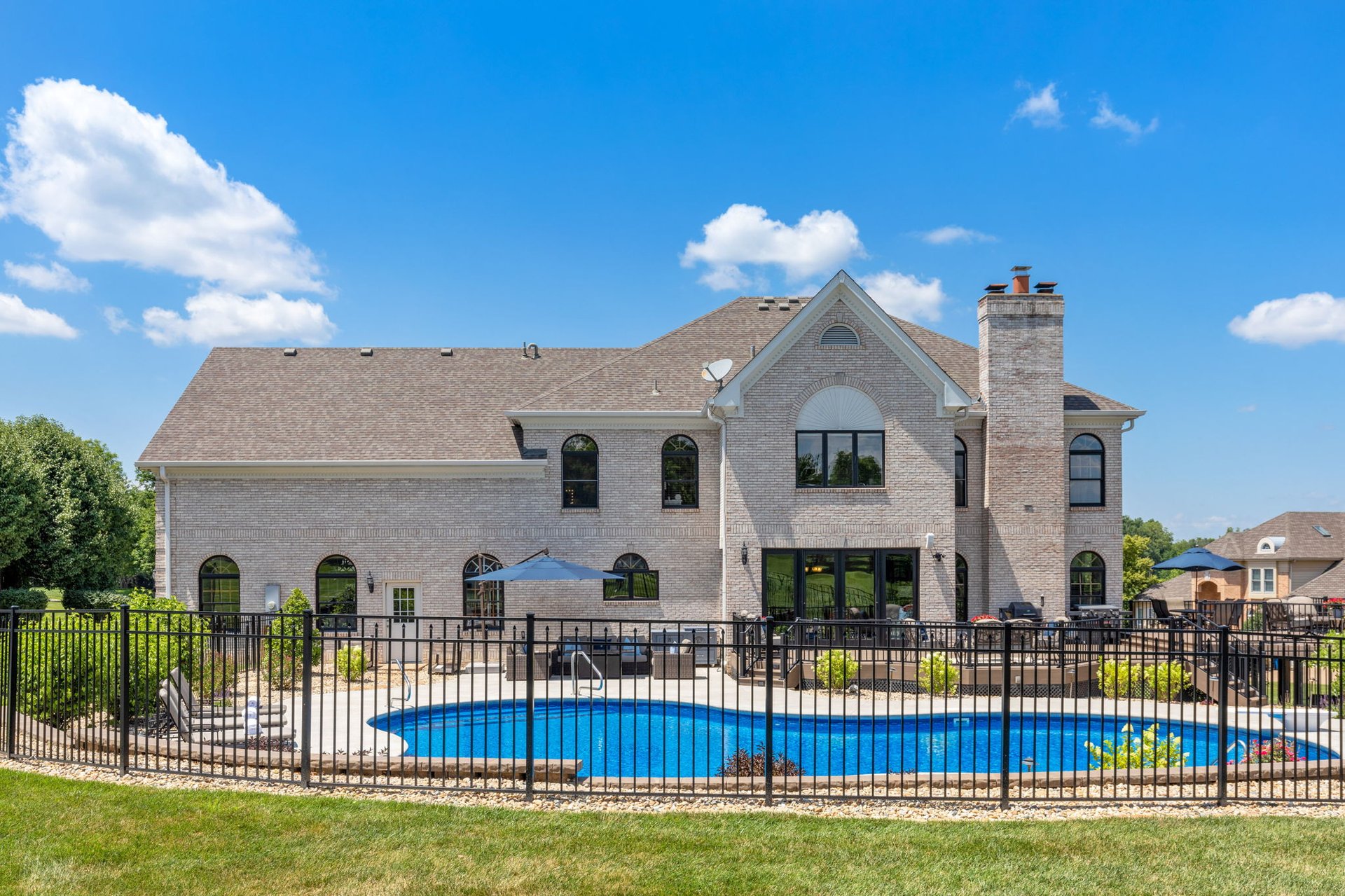32 Rathfarnum Lane