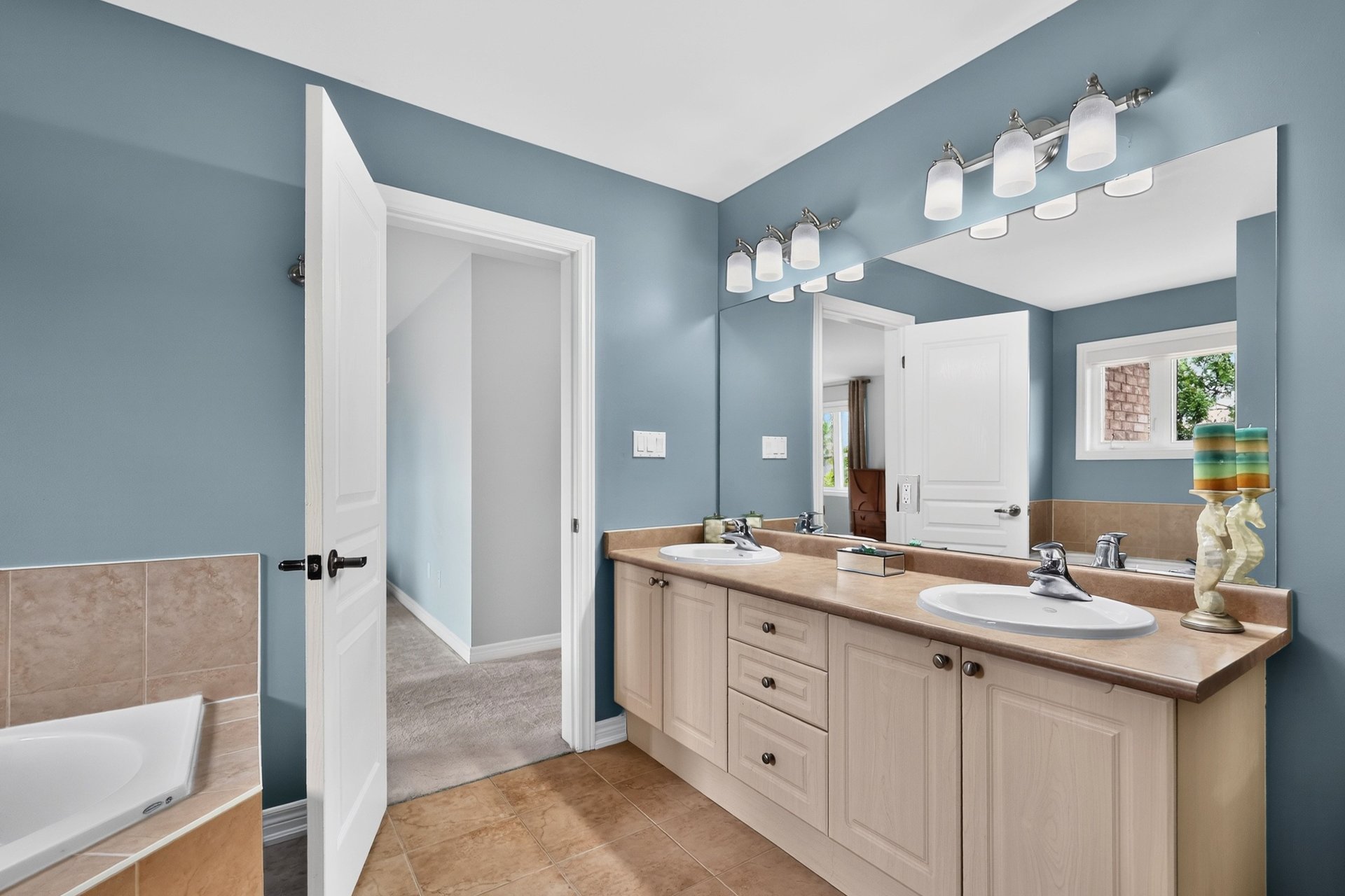 2269 Whitworth Drive, Oakville 