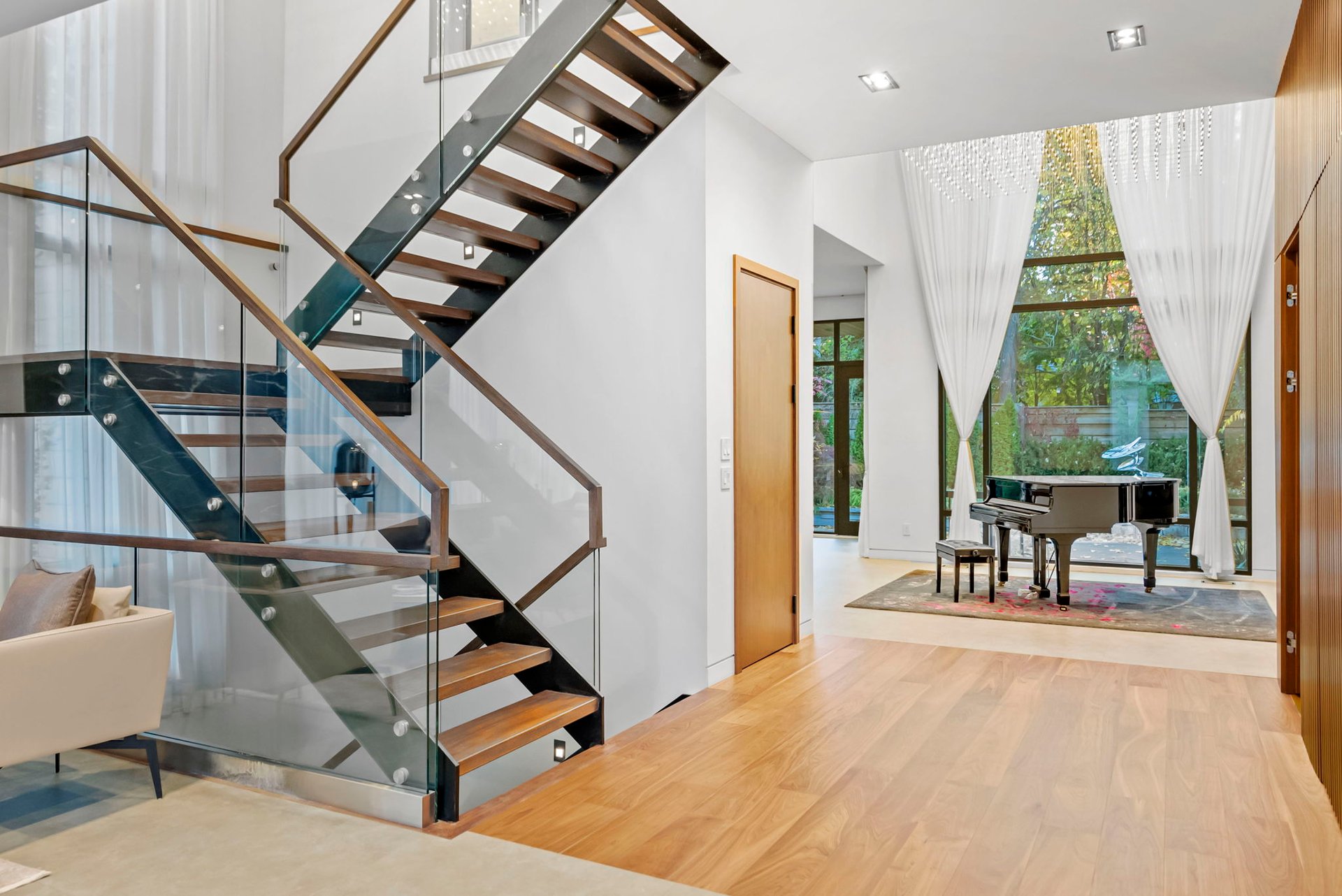 SOLD: Modern Architectural Profile