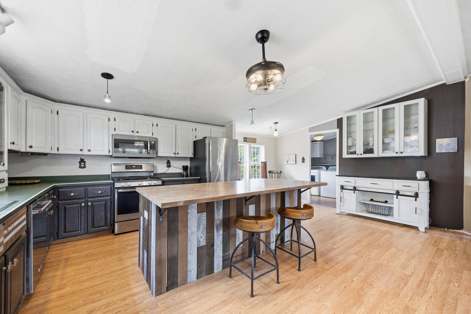 405 E Road