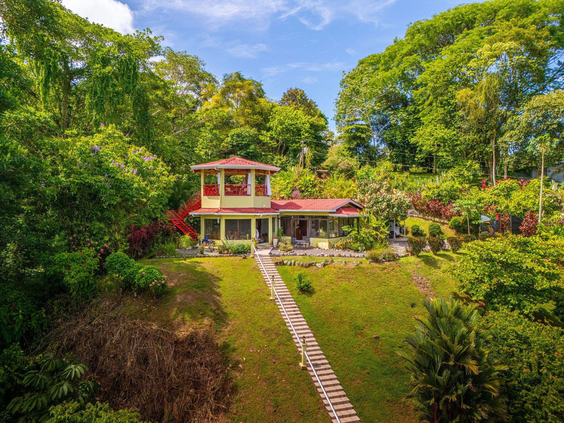 Amazing Mountain View and Ocean View House and Guest House on 4.5 Acres of land in Ojochal