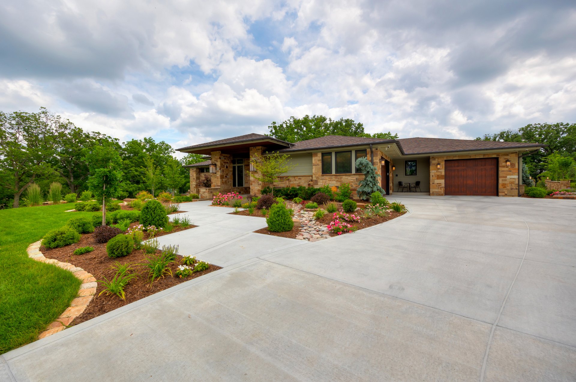 12870 Ridgeview Dr