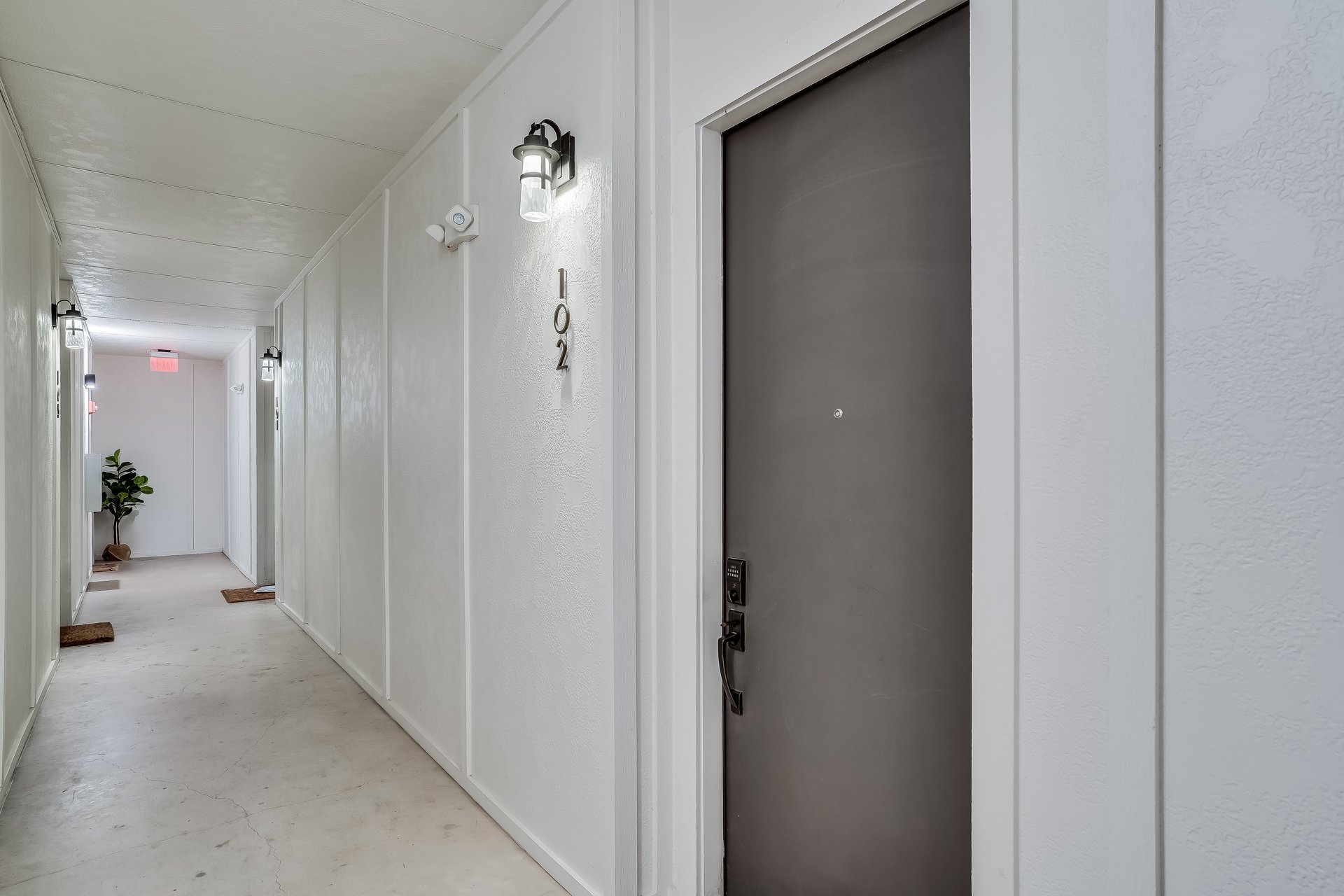 207 W Johanna St