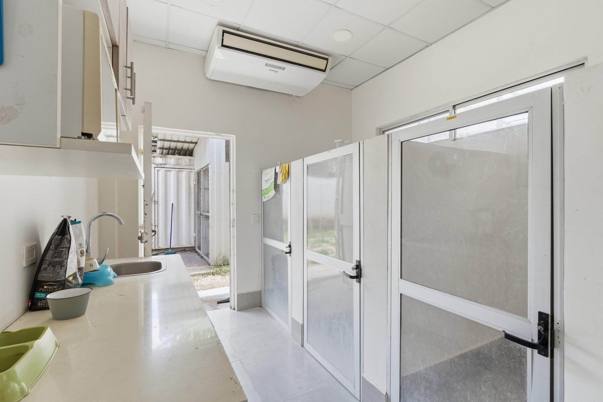 Vet Clinic | Prime Commercial Property & Veterinary Clinic For Sale