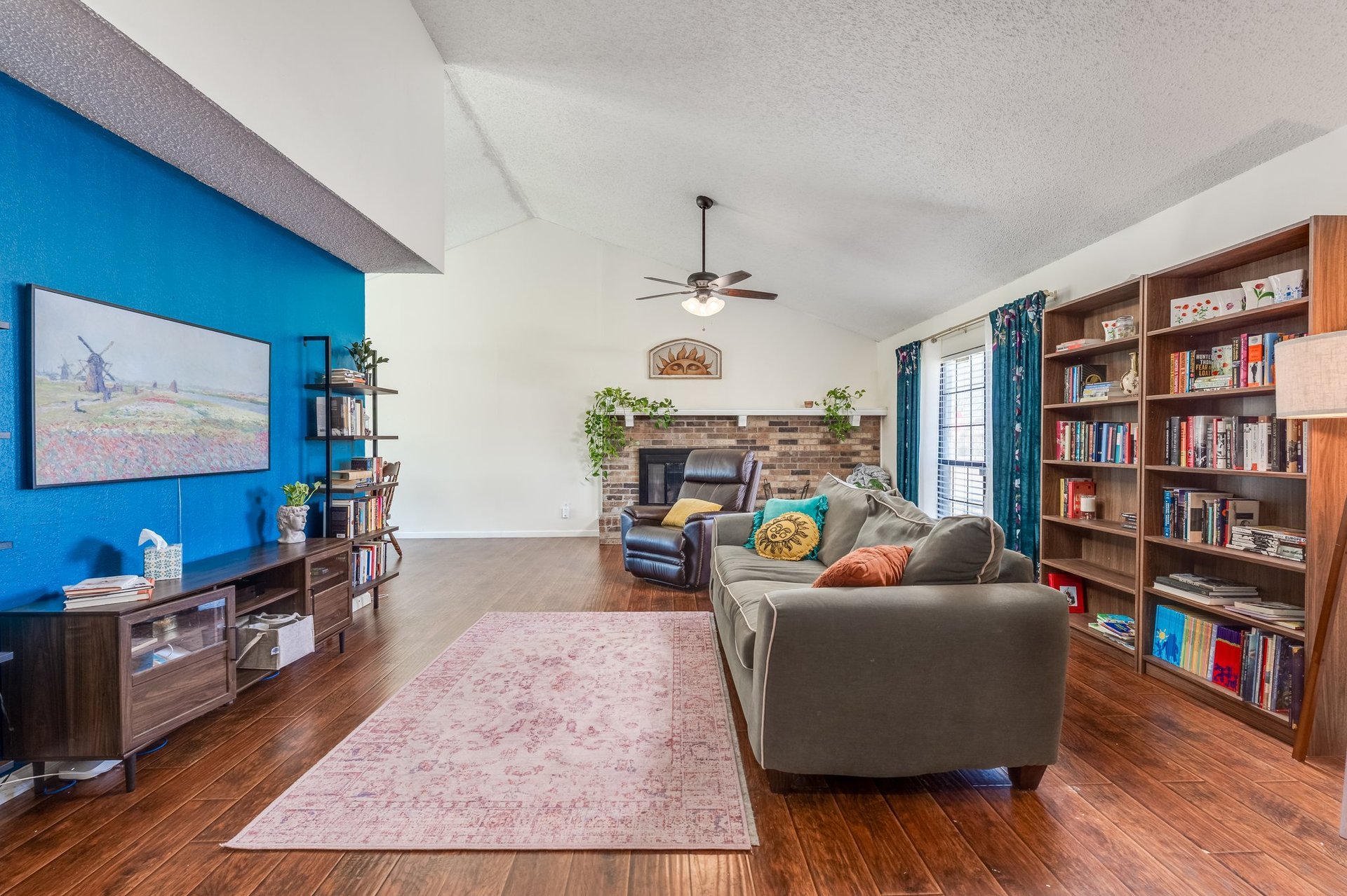 2735 Naples Drive