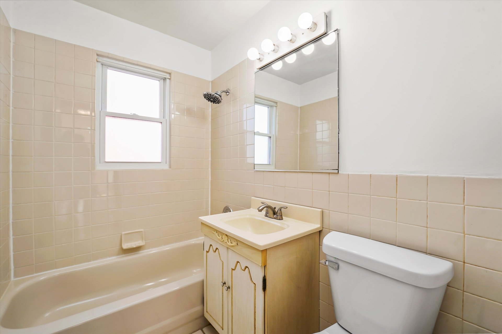 469 N. Wolf Rd., Northlake, IL 60164