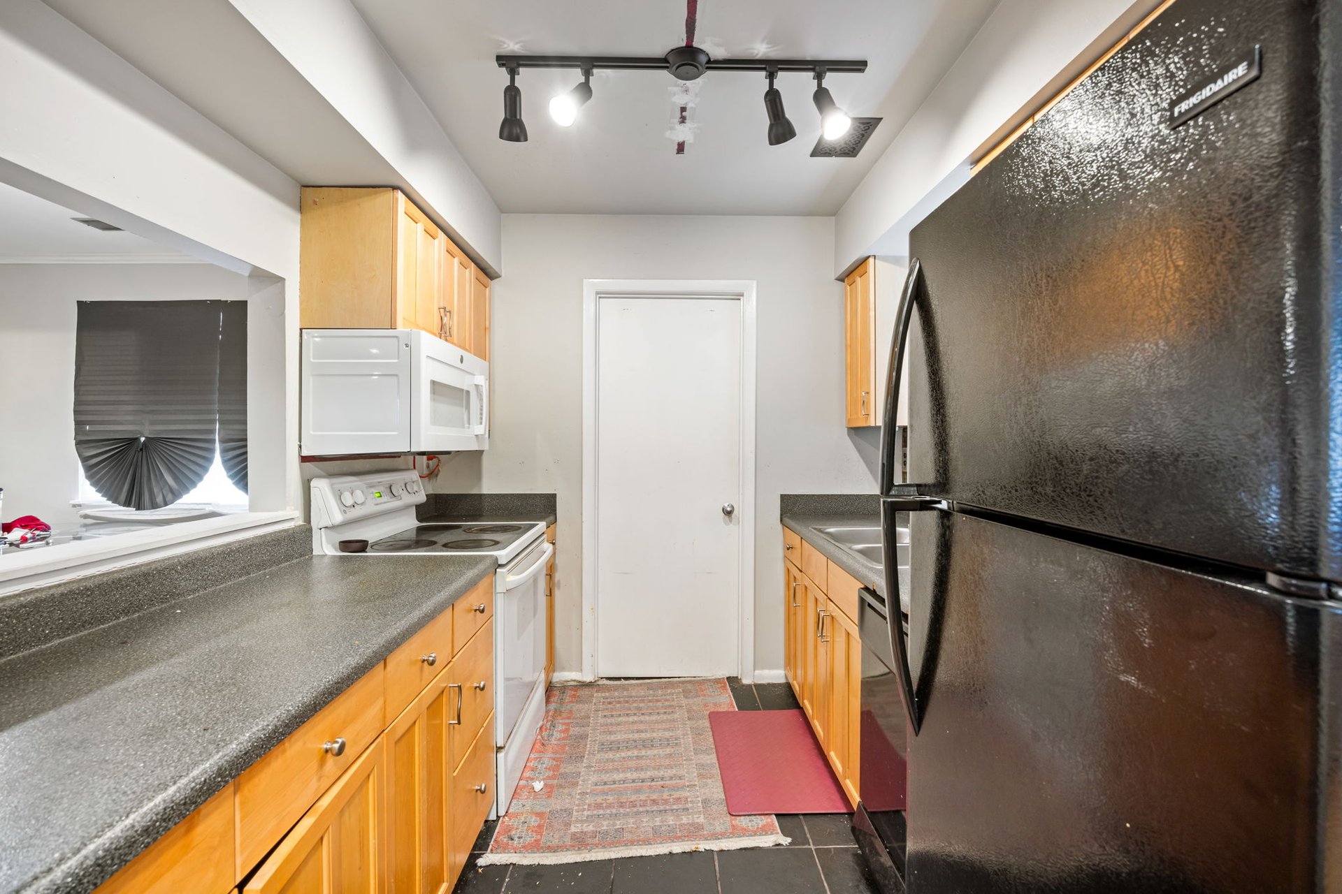 30 Finch Trail NE, Atlanta, GA 30308
