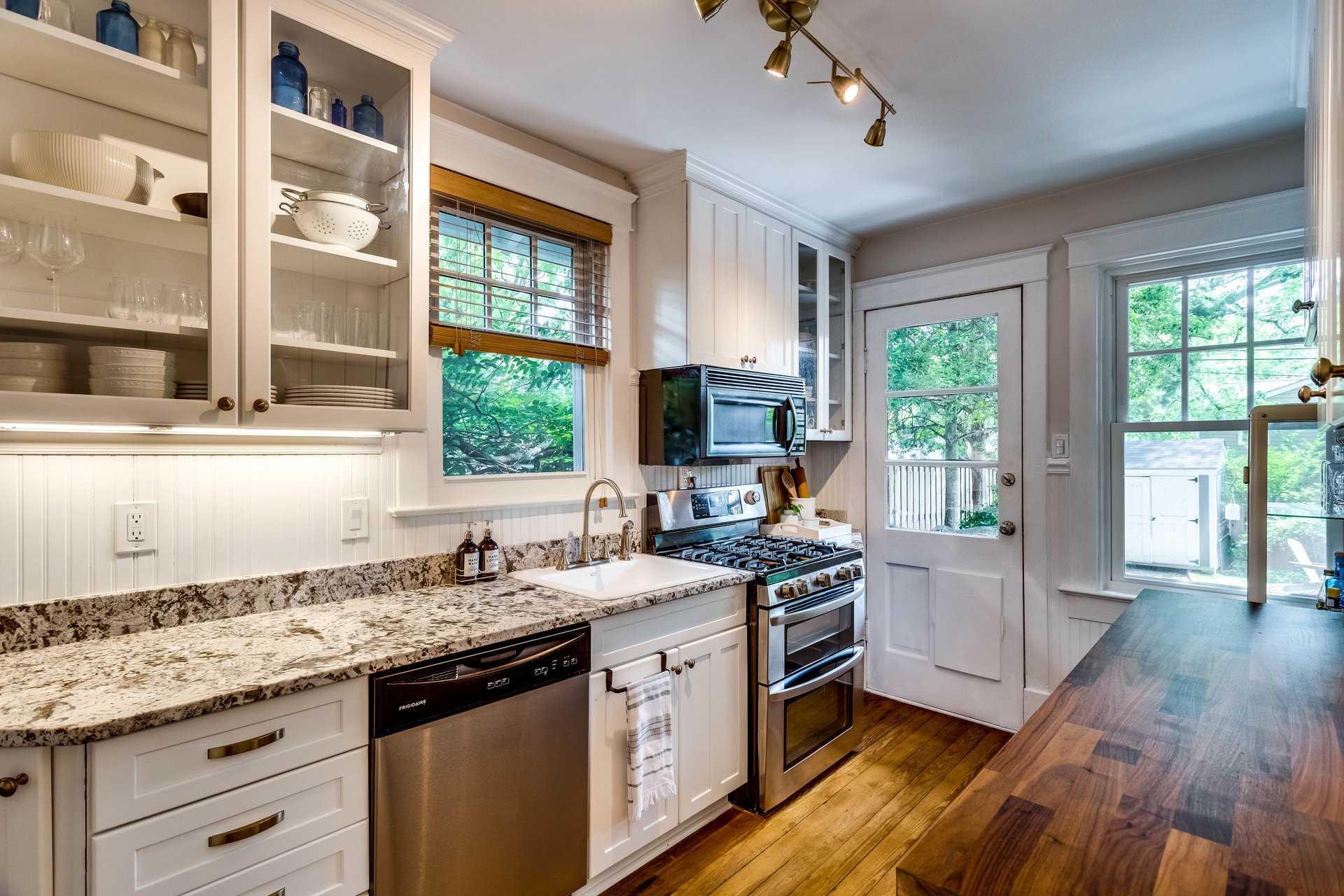 23 E Walnut Street