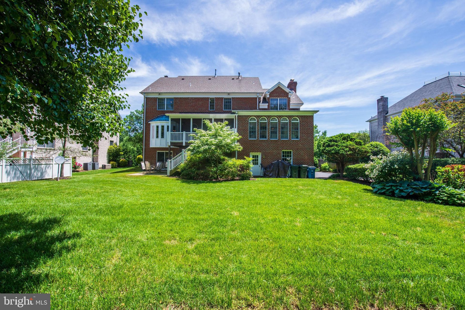 9496 Lynnhall Pl