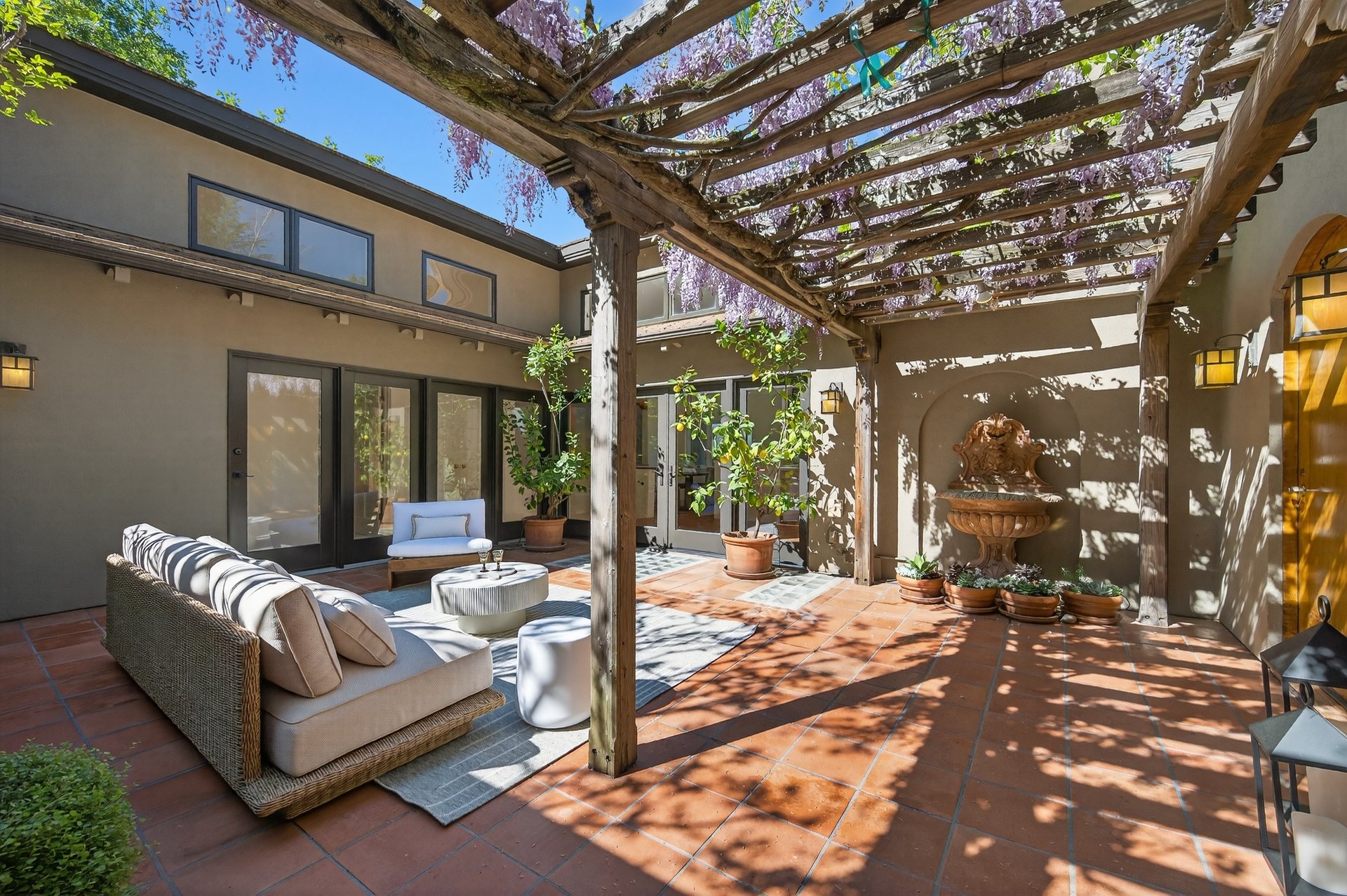 25 Wood Acres Ct