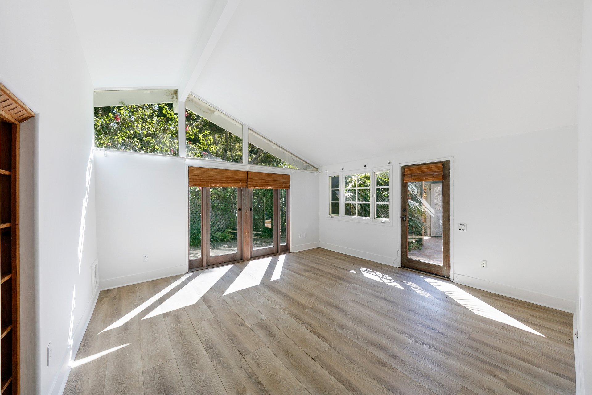 Spacious Malibu West Mid Century