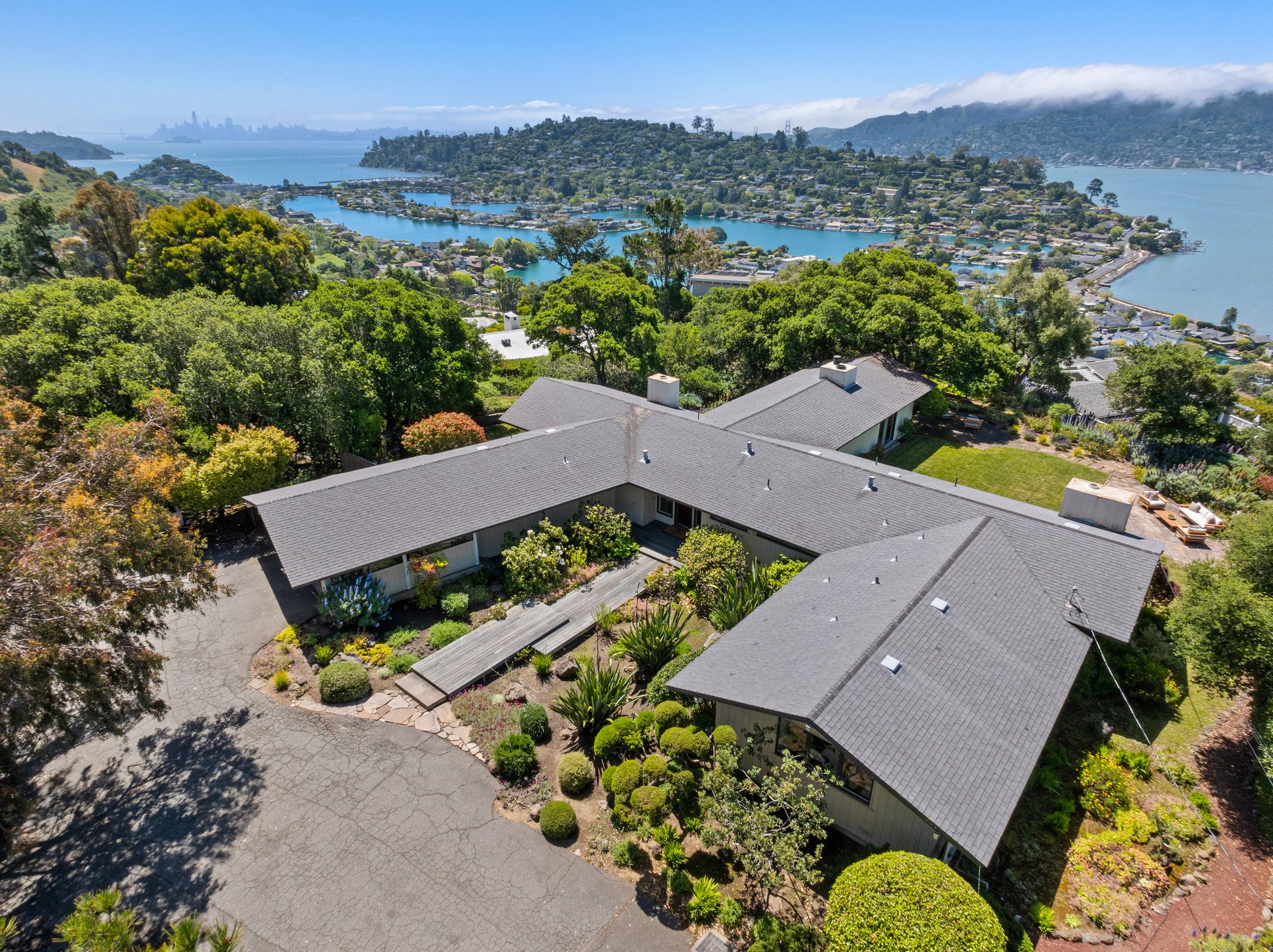 Rare 1+ Acre Dream Site