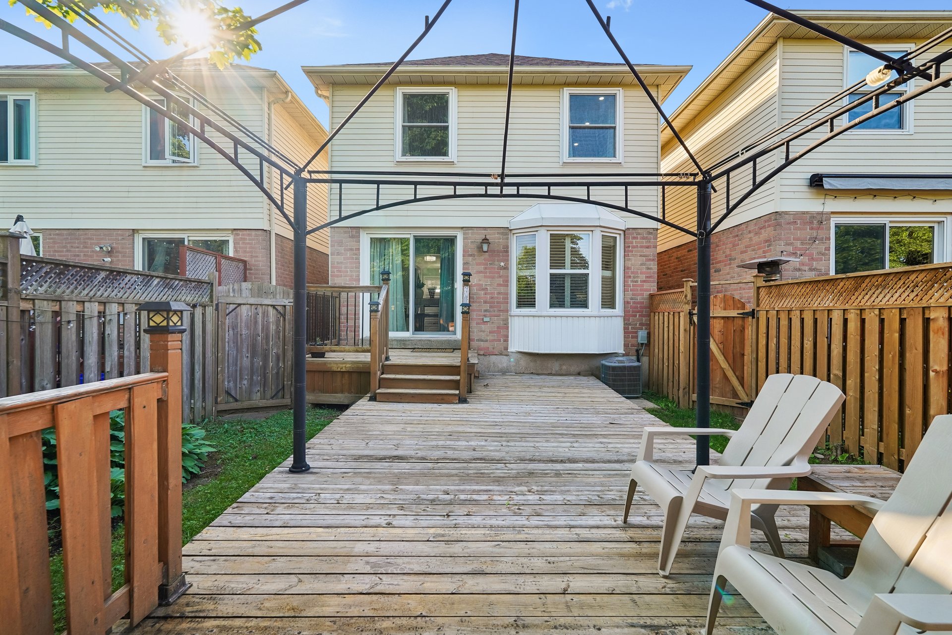 Move-in ready in the heart of Glen Abbey