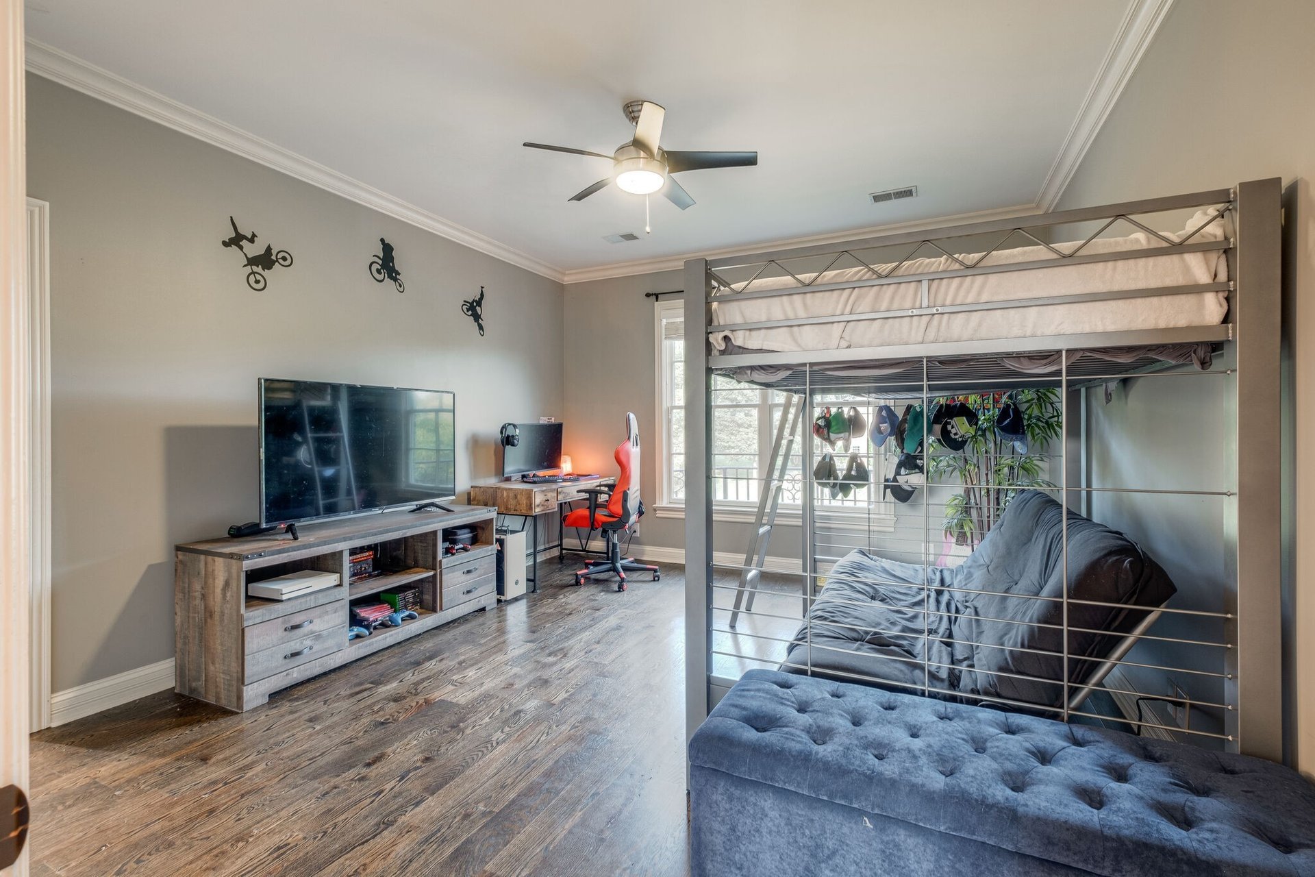 1004 Blakefield Dr