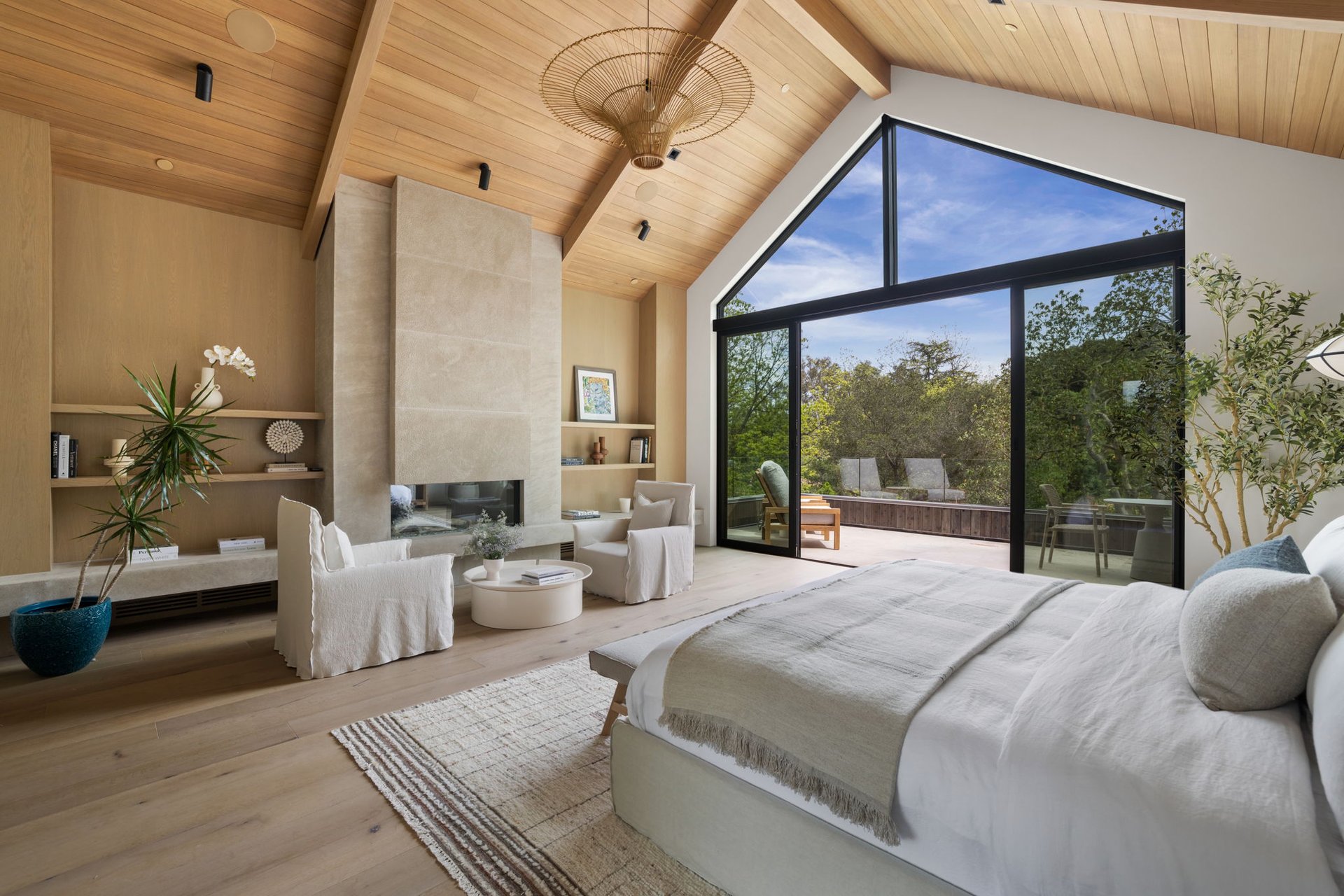 The Viewcrest Lodge in Studio City 