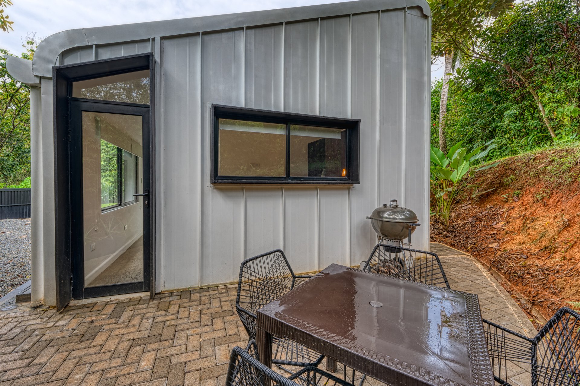 Modern Eco Villa in Central Uvita Only 5 Minutes from Surf Beach