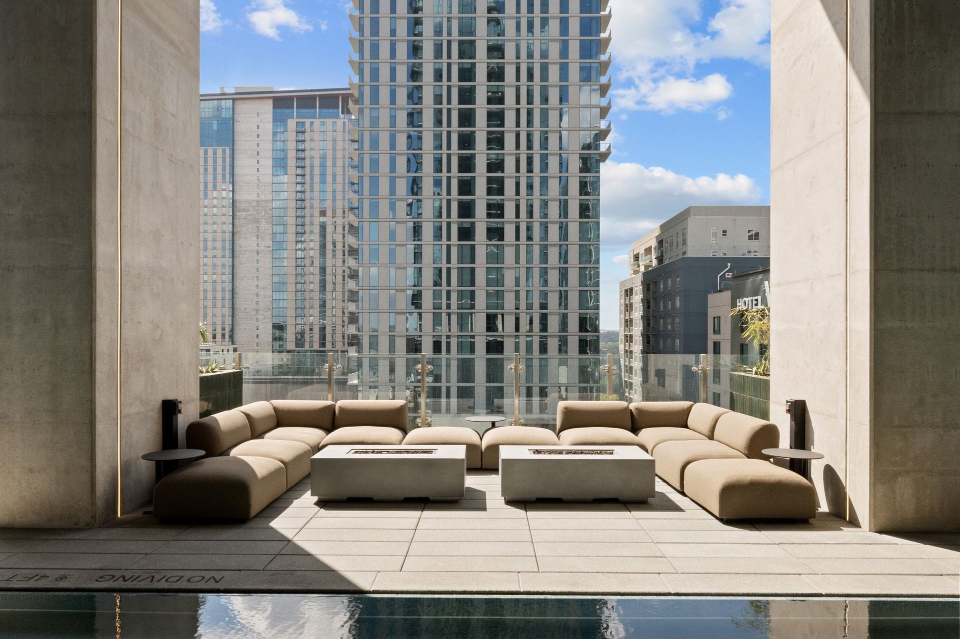 610 Davis Street #3902