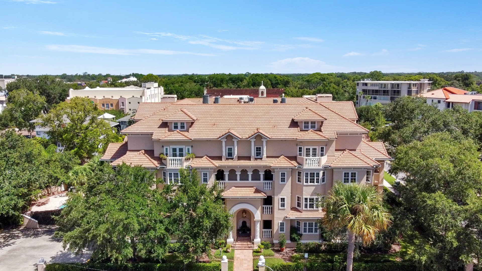 147 S Interlachen Ave Unit 301