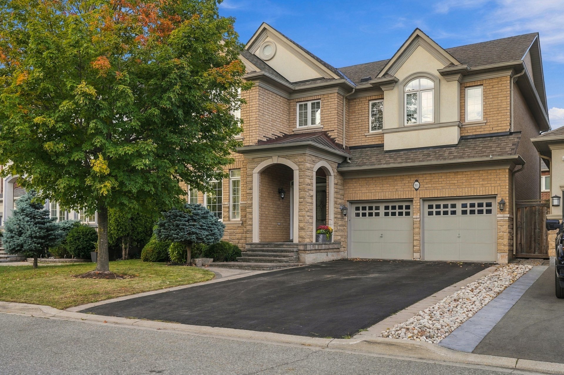 Family Living in the Heart of Lakeshore Woods