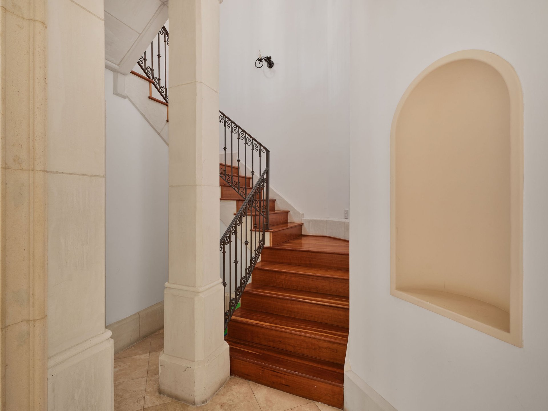 4511 Island Cove