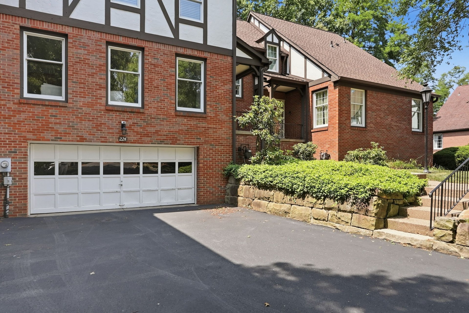 224 Thornberry Circle