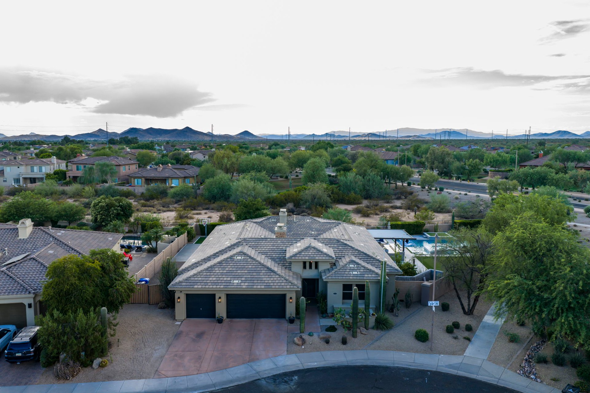 22936 N 39th Place