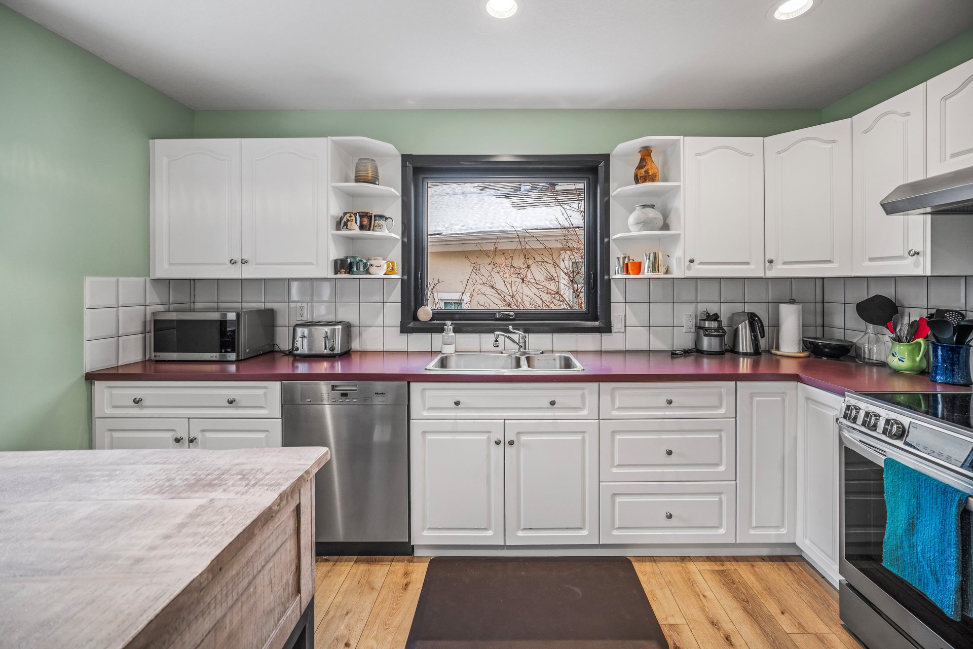 108 Lougheed Circle