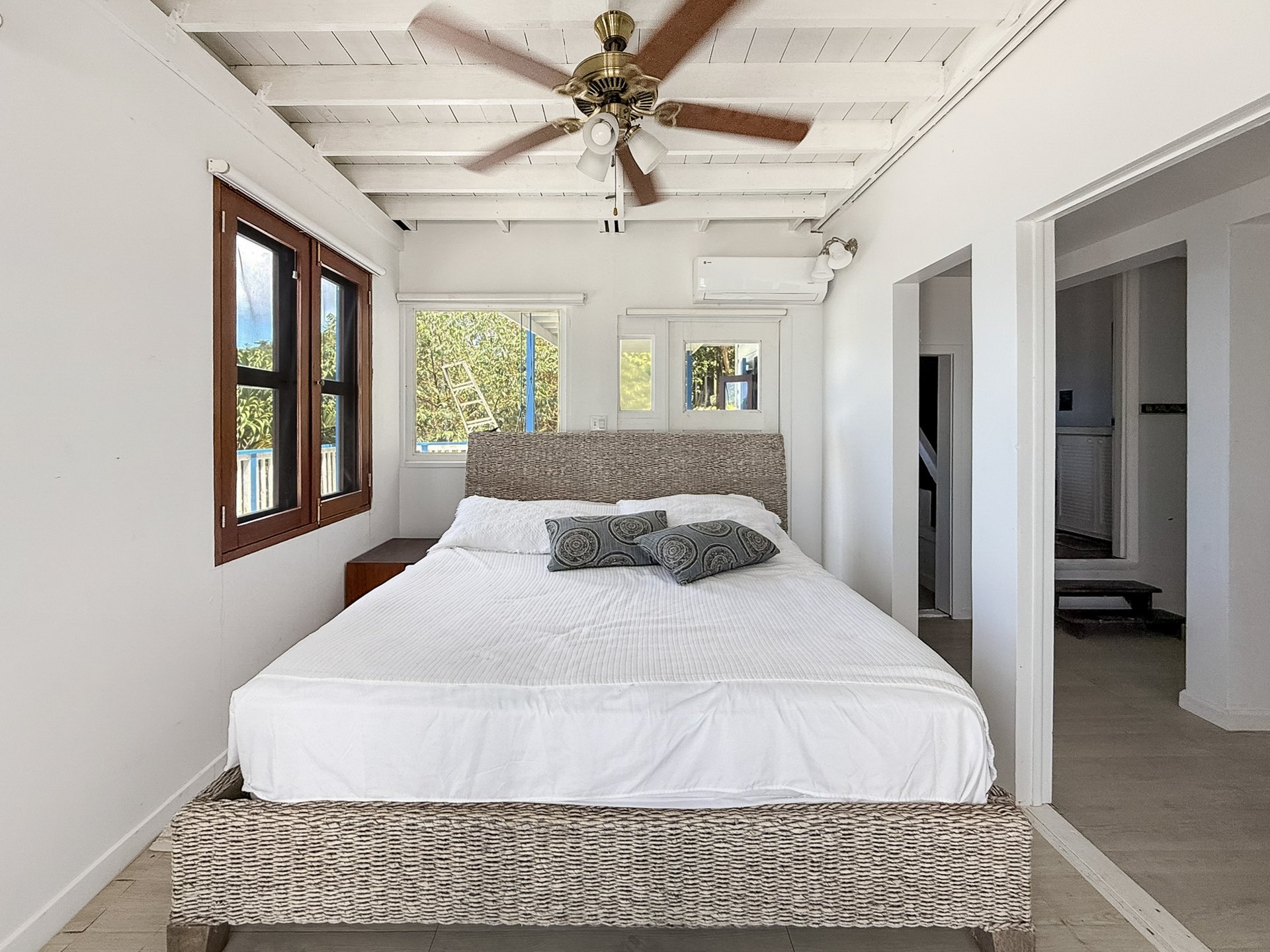 951 Casablanca-Luck Hill Standalone Home