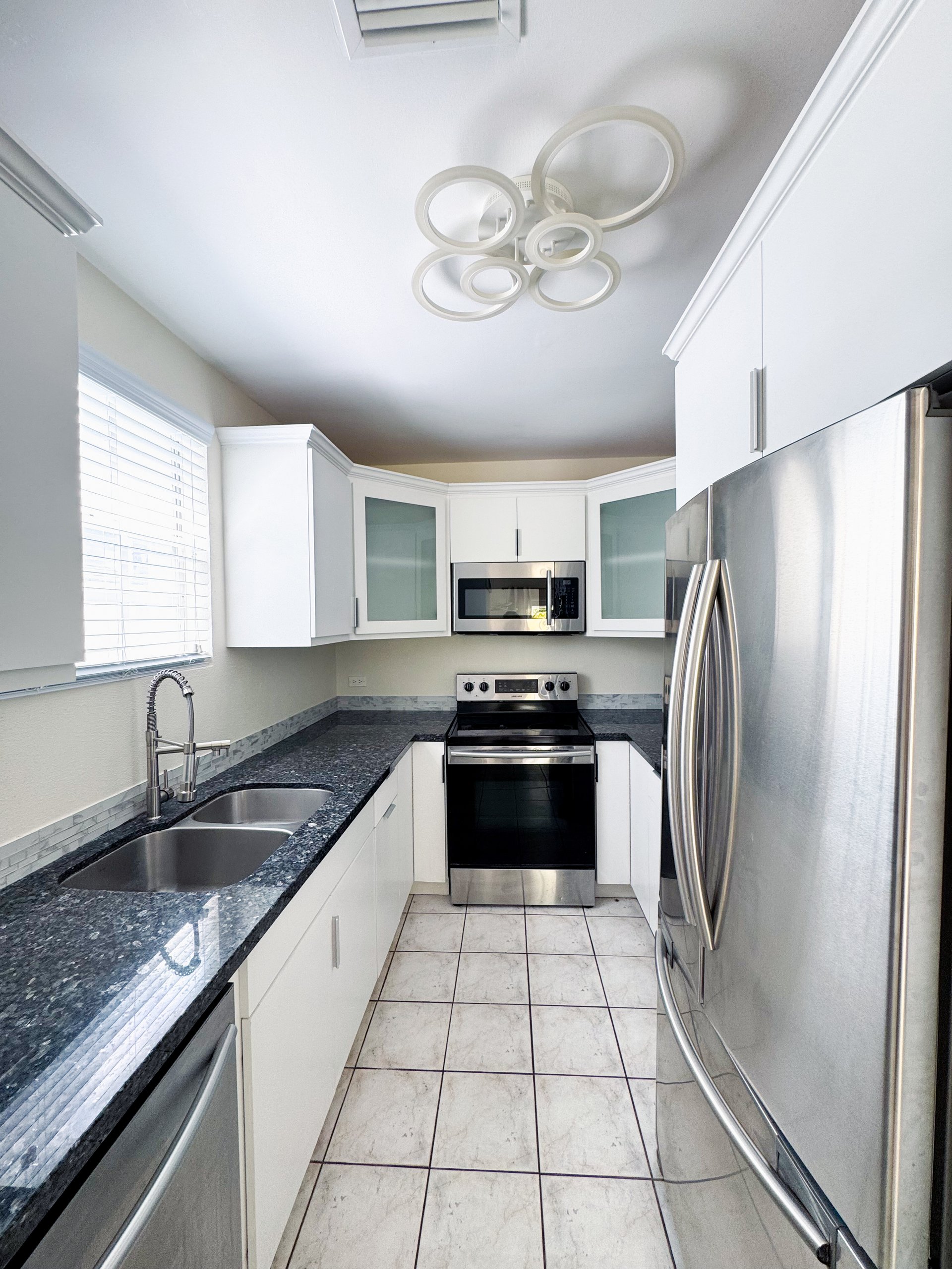 Sandyport | Expansive View Home 