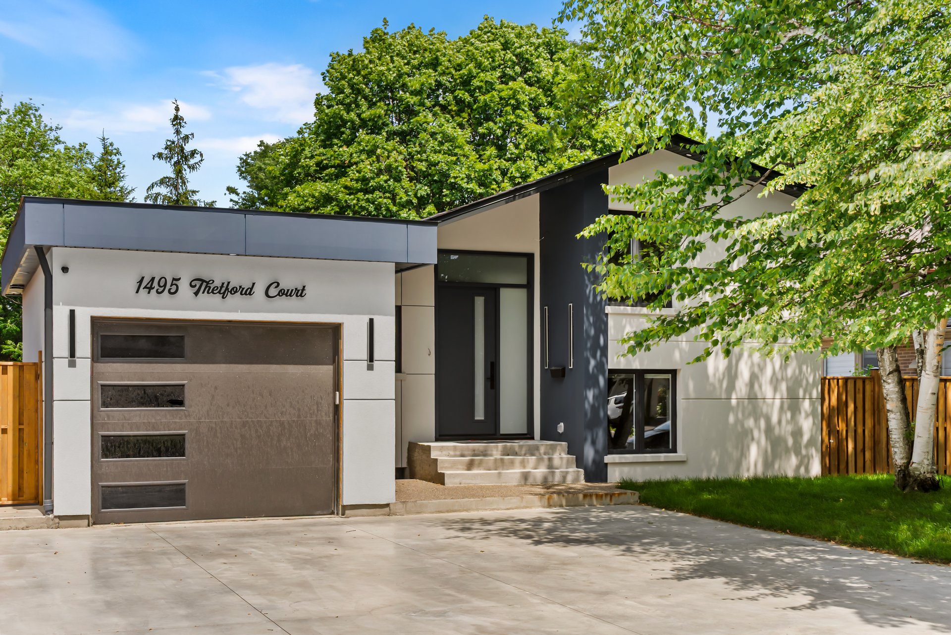 1495 Thetford Crt