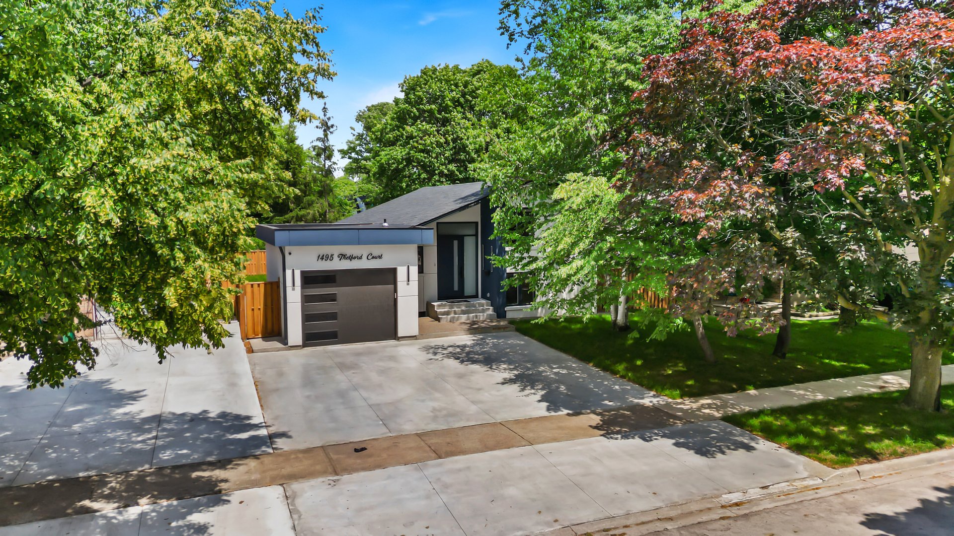 1495 Thetford Crt