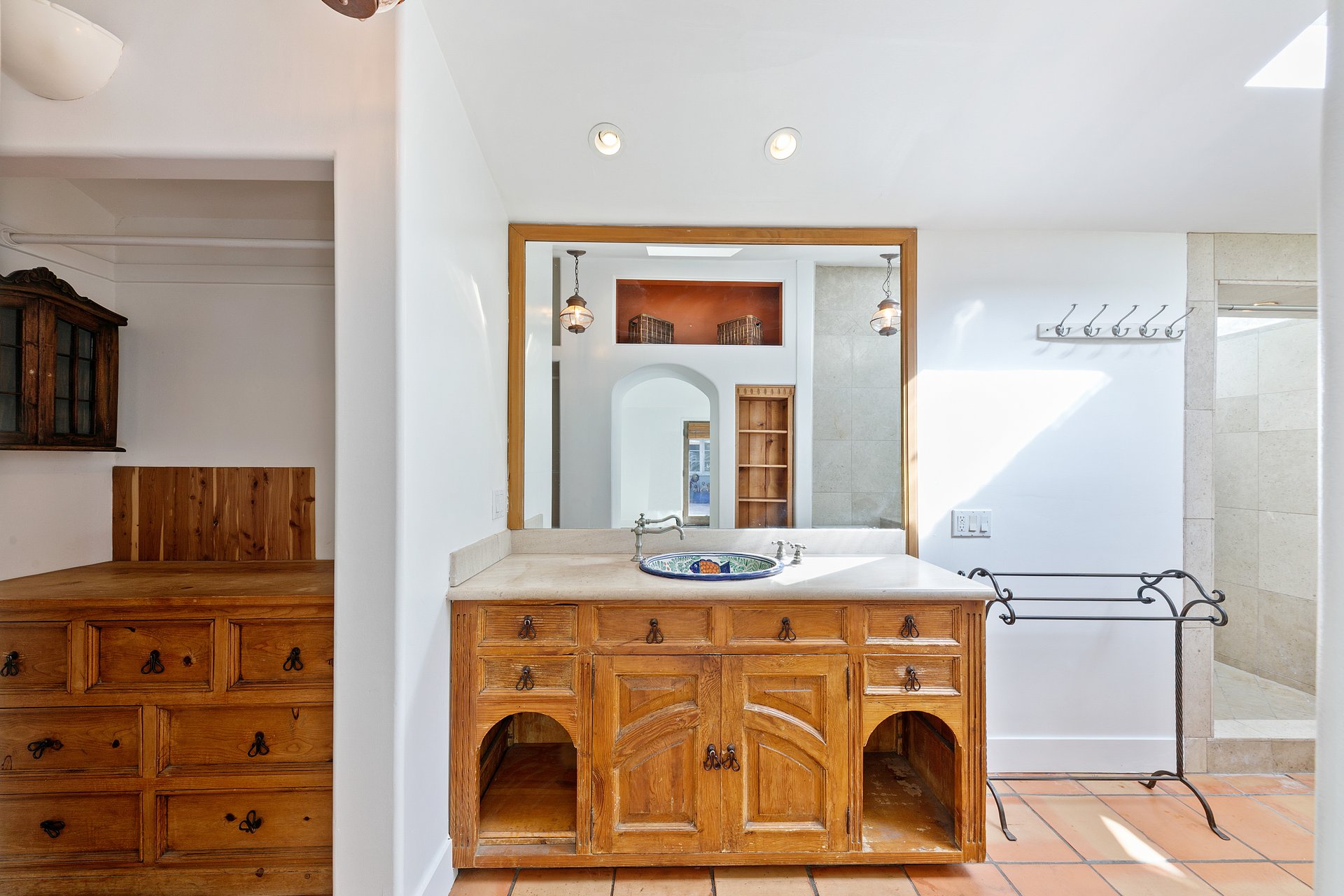 Spacious Malibu West Mid Century