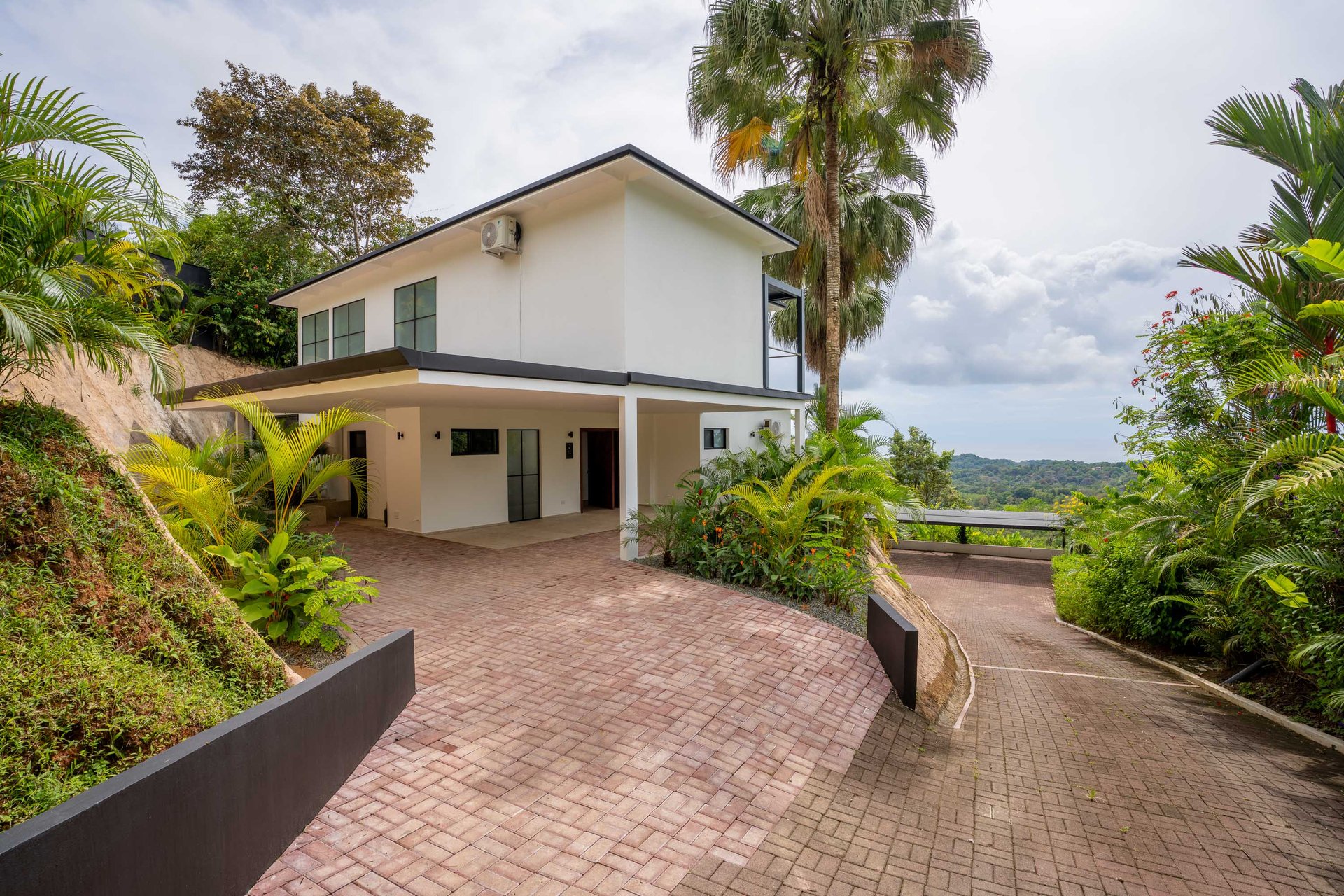 Villa Leoni Sunset Ocean View Sanctuary