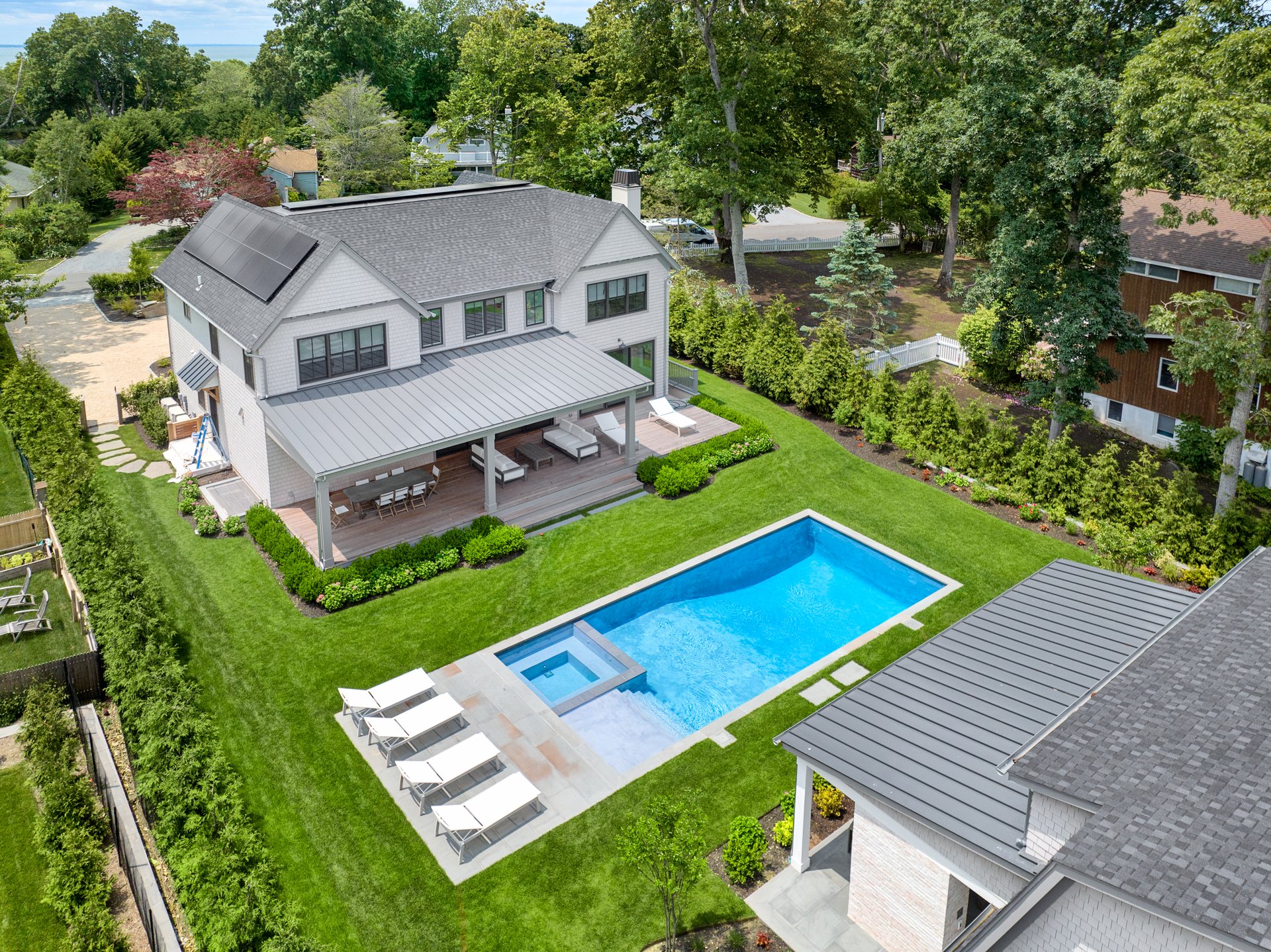 18 Bay View Rd N