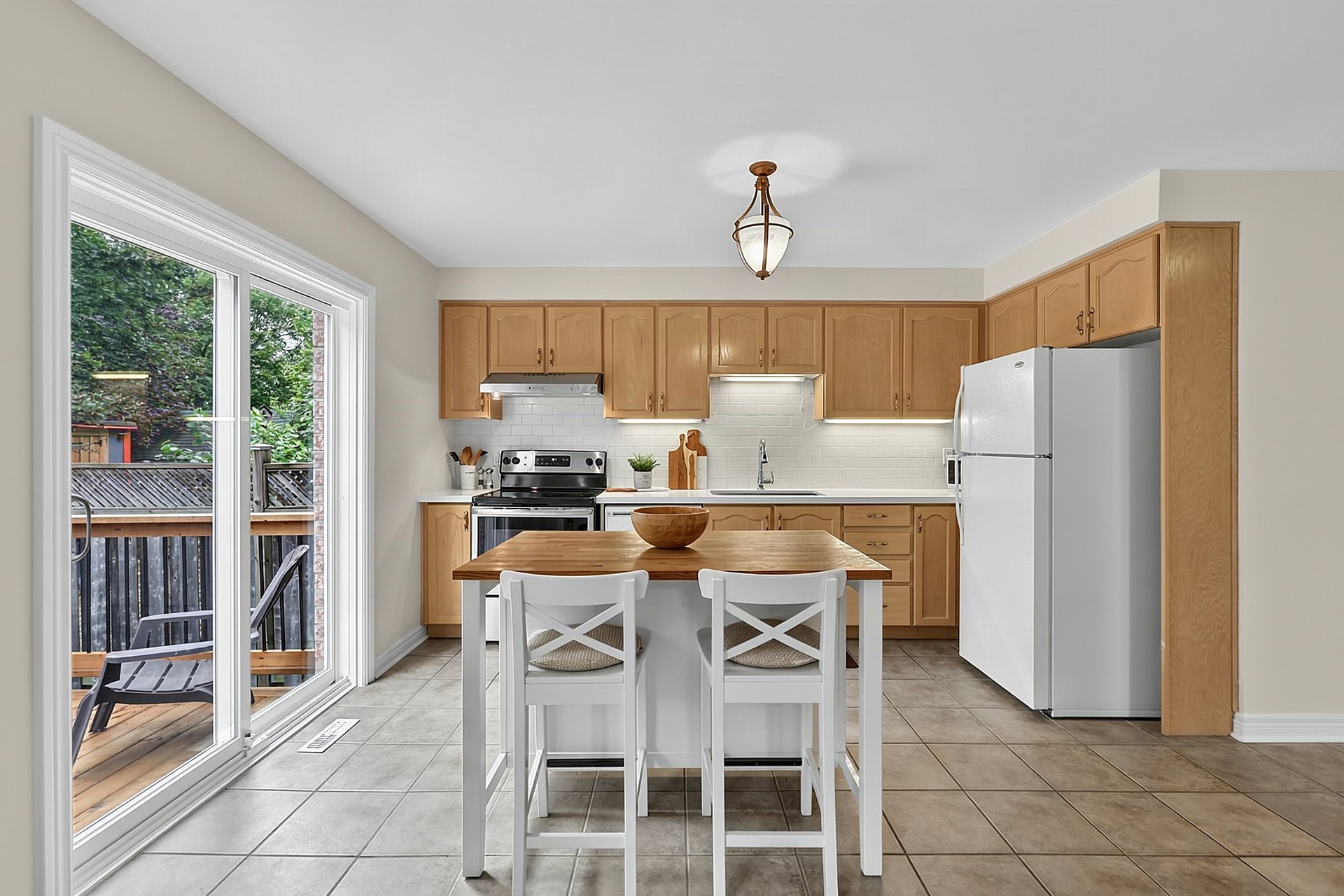 37 Rainbow Ct
